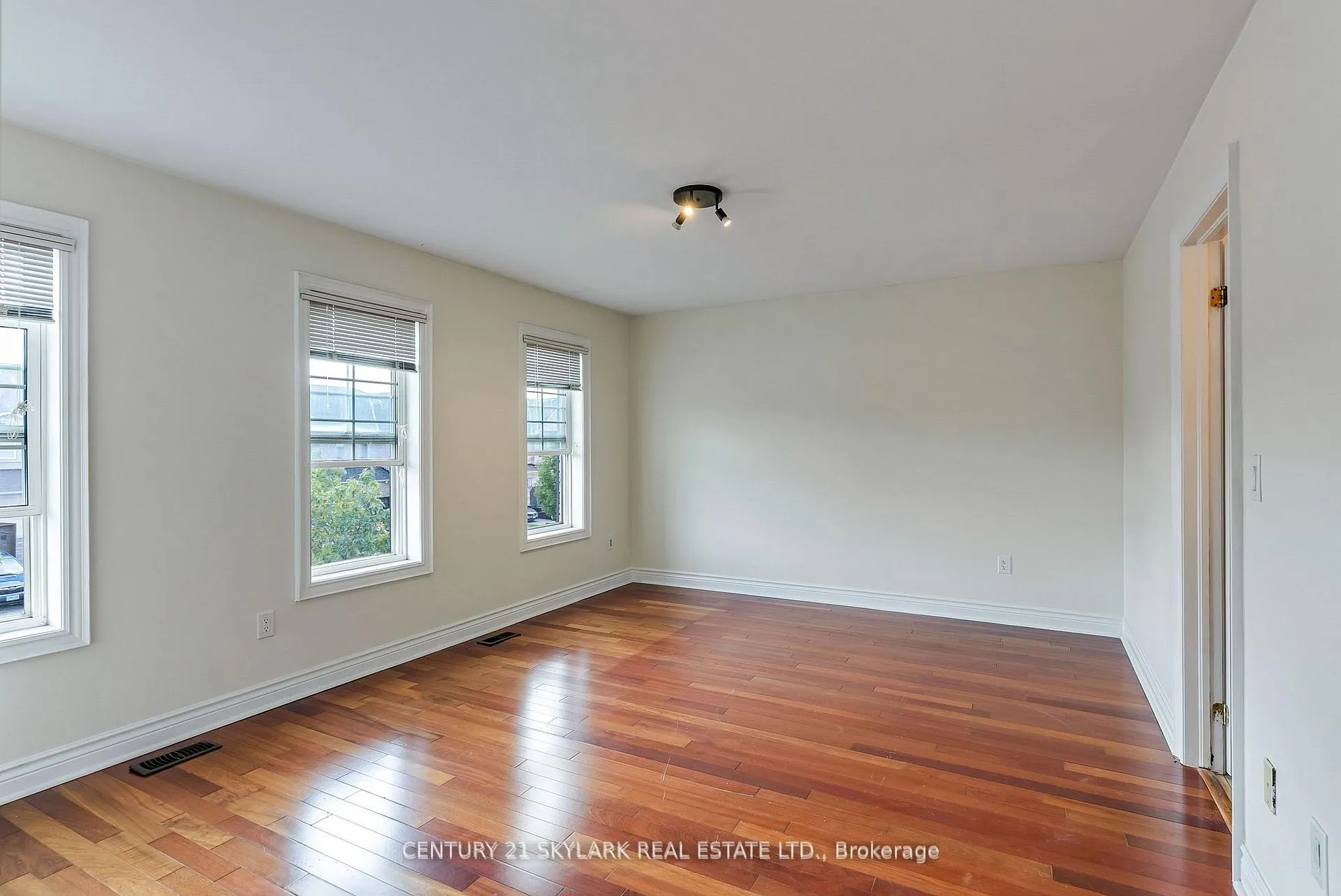Photo 23 of 64 Jacksonville Drive, Brampton, Vales of Castlemore — HOMEH