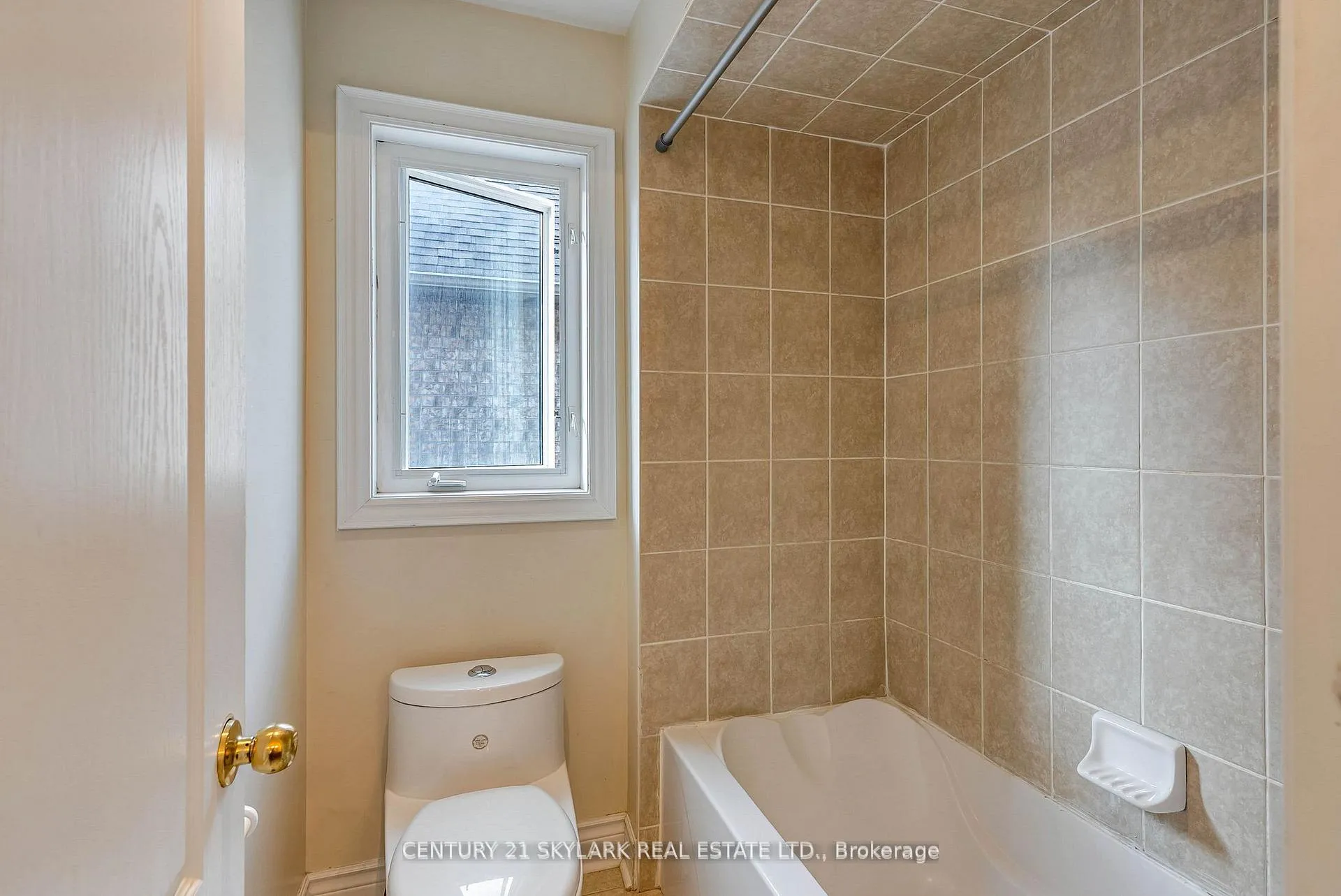 Photo 26 of 64 Jacksonville Drive, Brampton, Vales of Castlemore — HOMEH