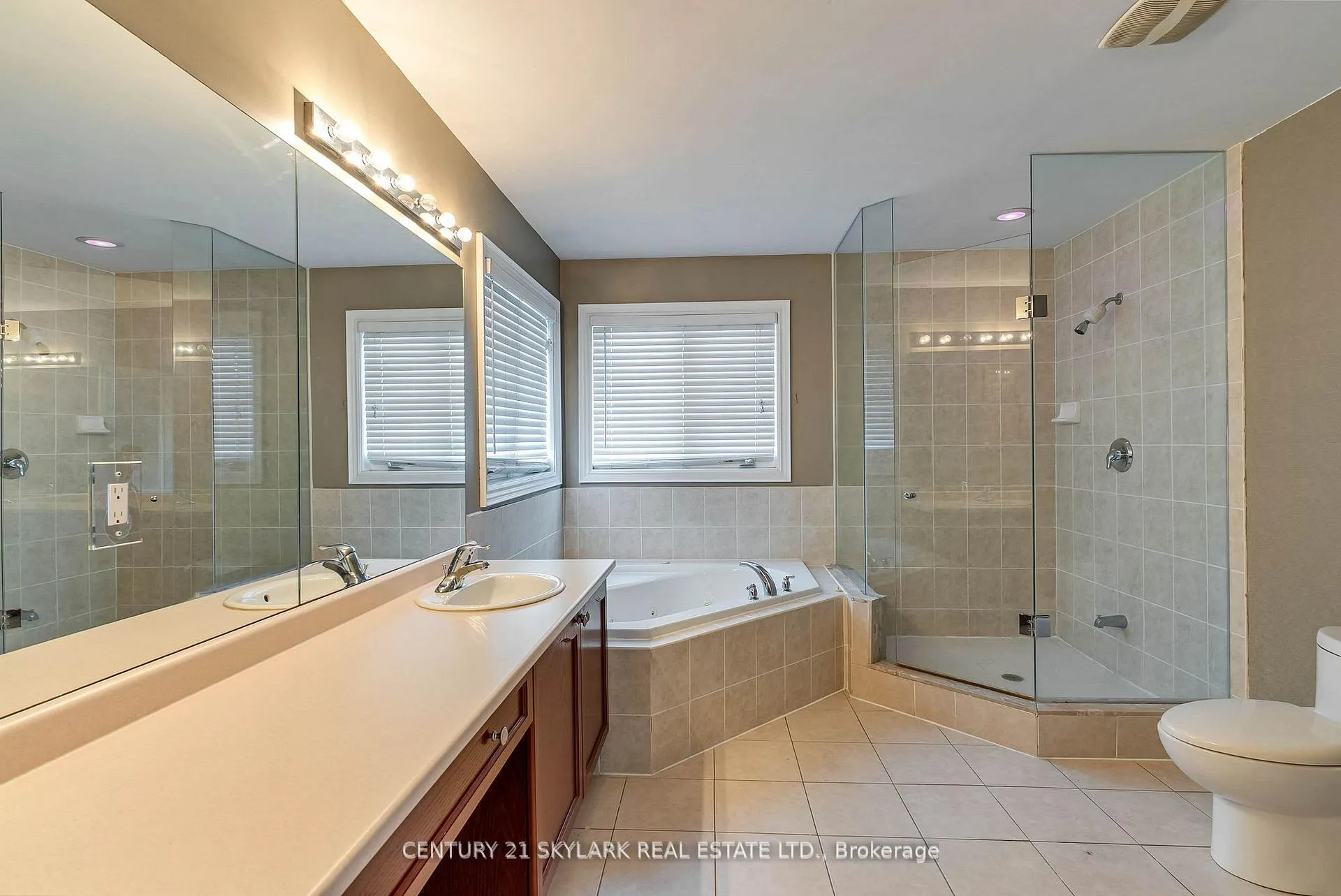 Photo 38 of 64 Jacksonville Drive, Brampton, Vales of Castlemore — HOMEH