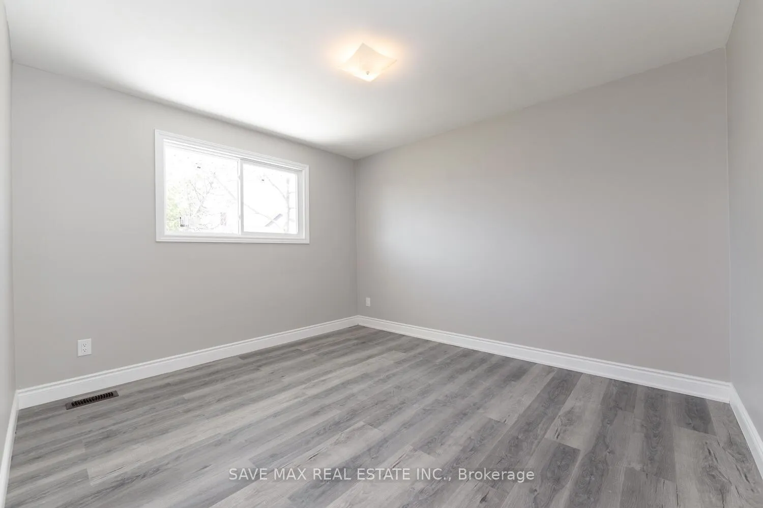 Photo 10 of 34 Garland Place, Hamilton, Greenford — HOMEH