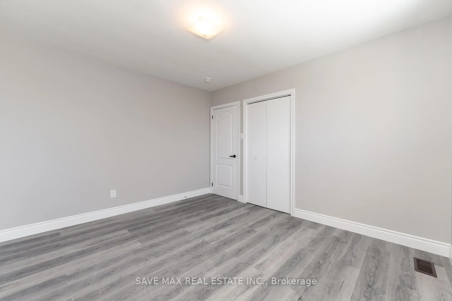 Photo 11 of 34 Garland Place, Hamilton, Greenford — HOMEH