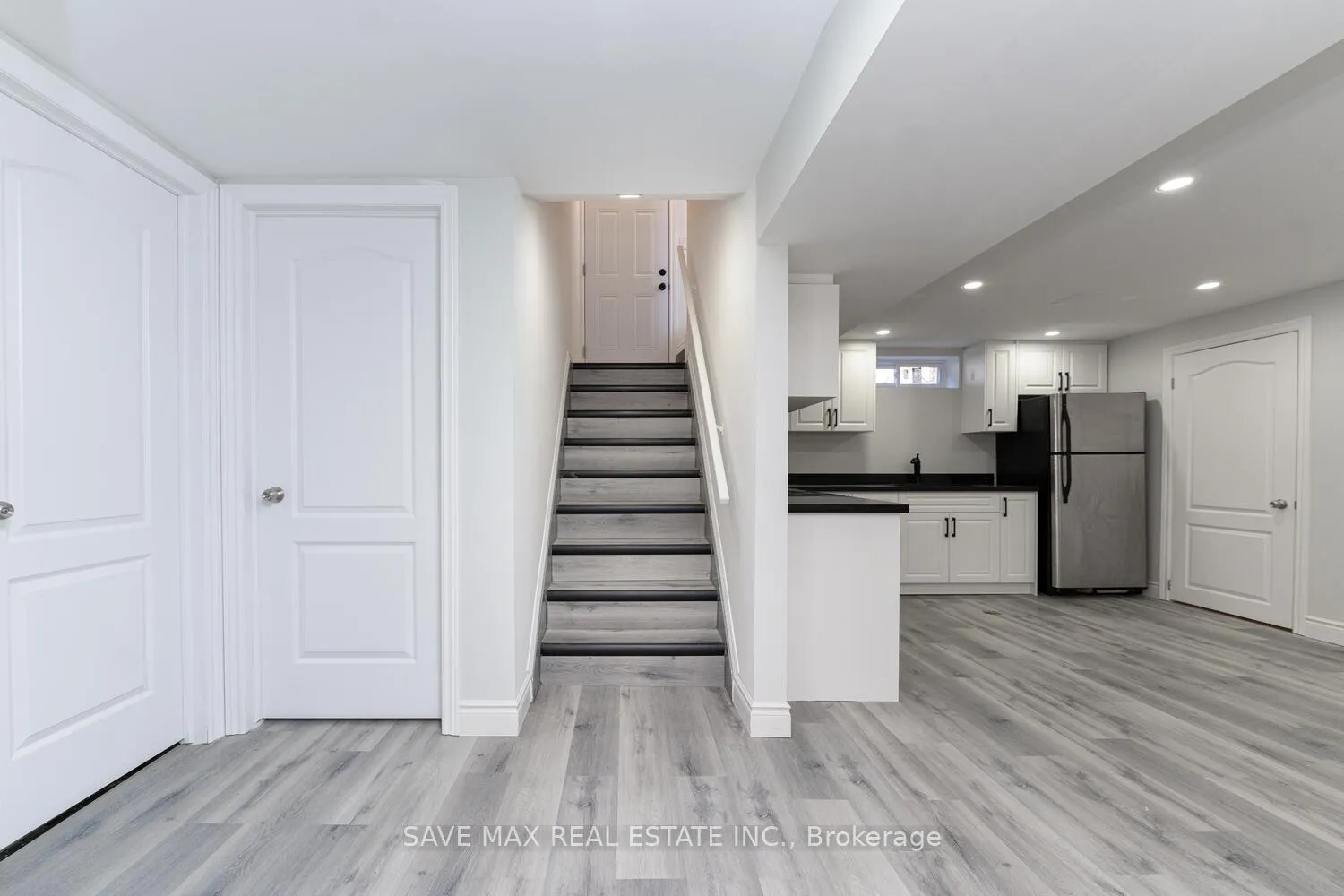 Photo 16 of 34 Garland Place, Hamilton, Greenford — HOMEH