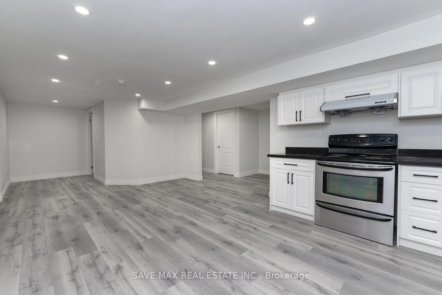 Photo 17 of 34 Garland Place, Hamilton, Greenford — HOMEH