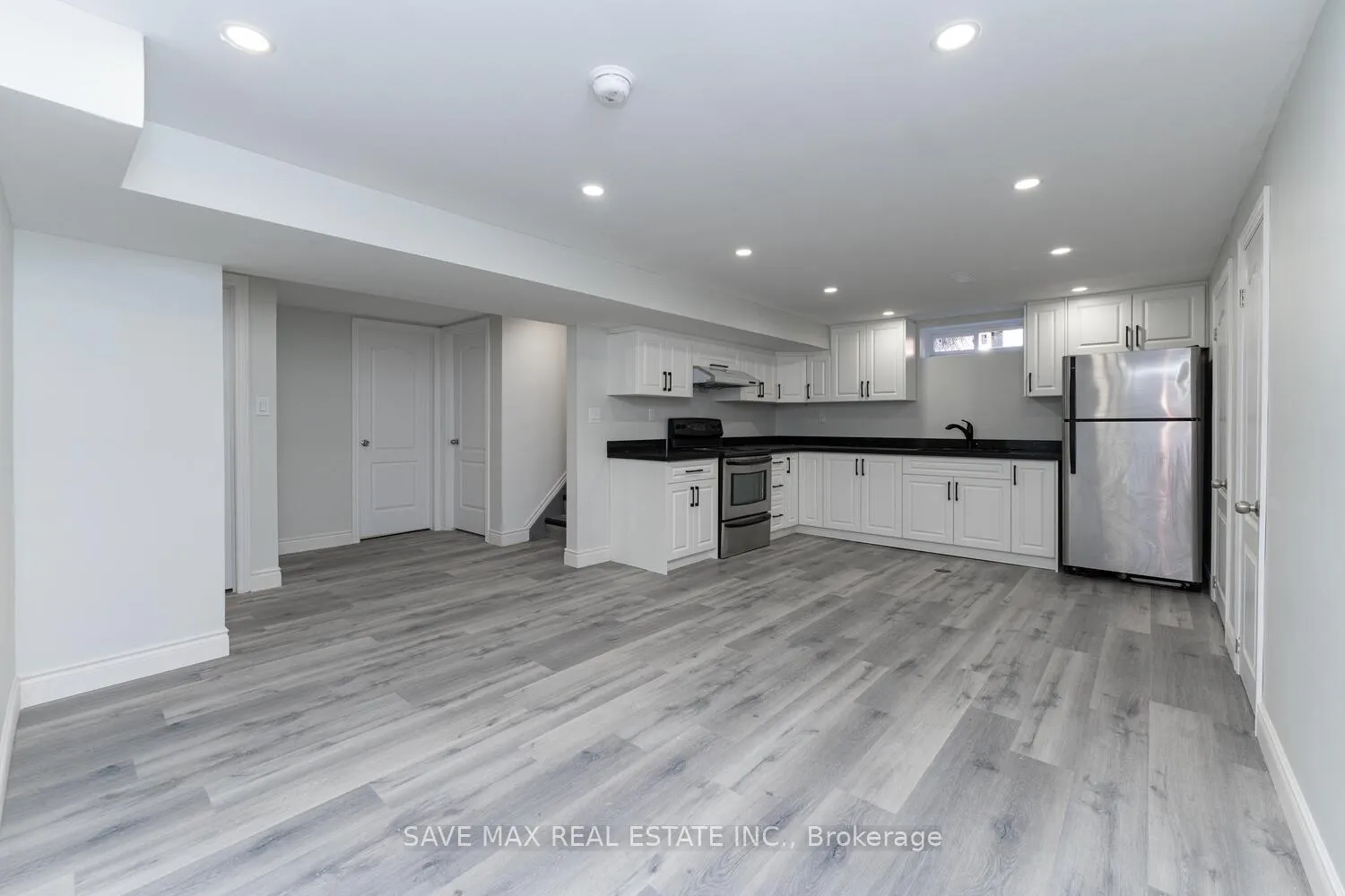 Photo 18 of 34 Garland Place, Hamilton, Greenford — HOMEH