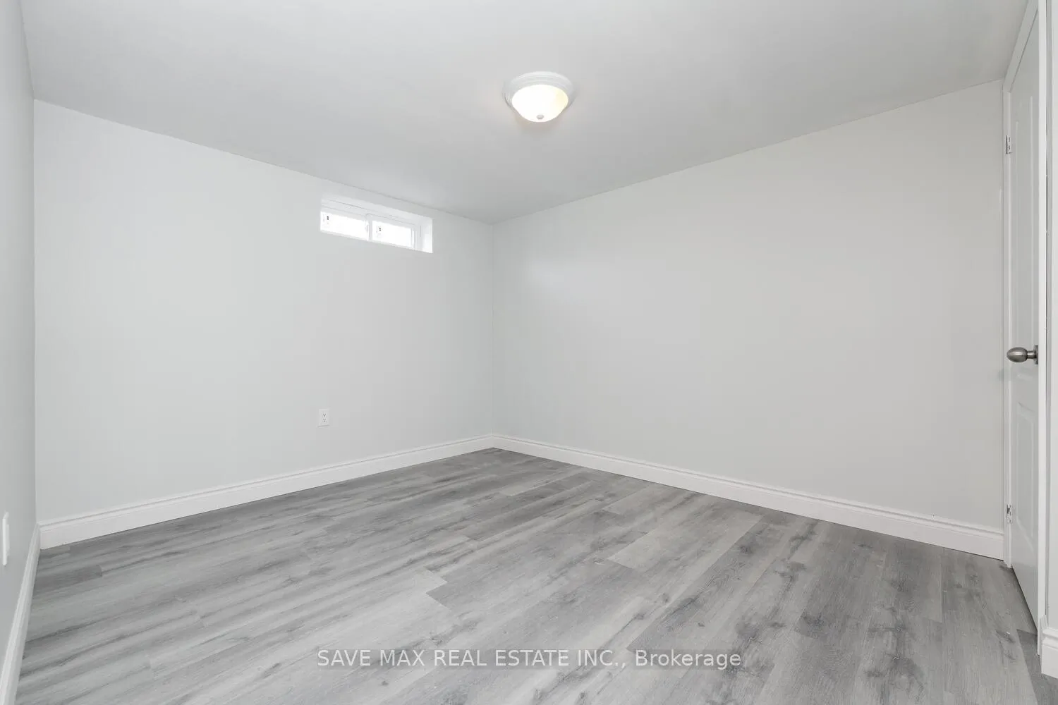 Photo 19 of 34 Garland Place, Hamilton, Greenford — HOMEH