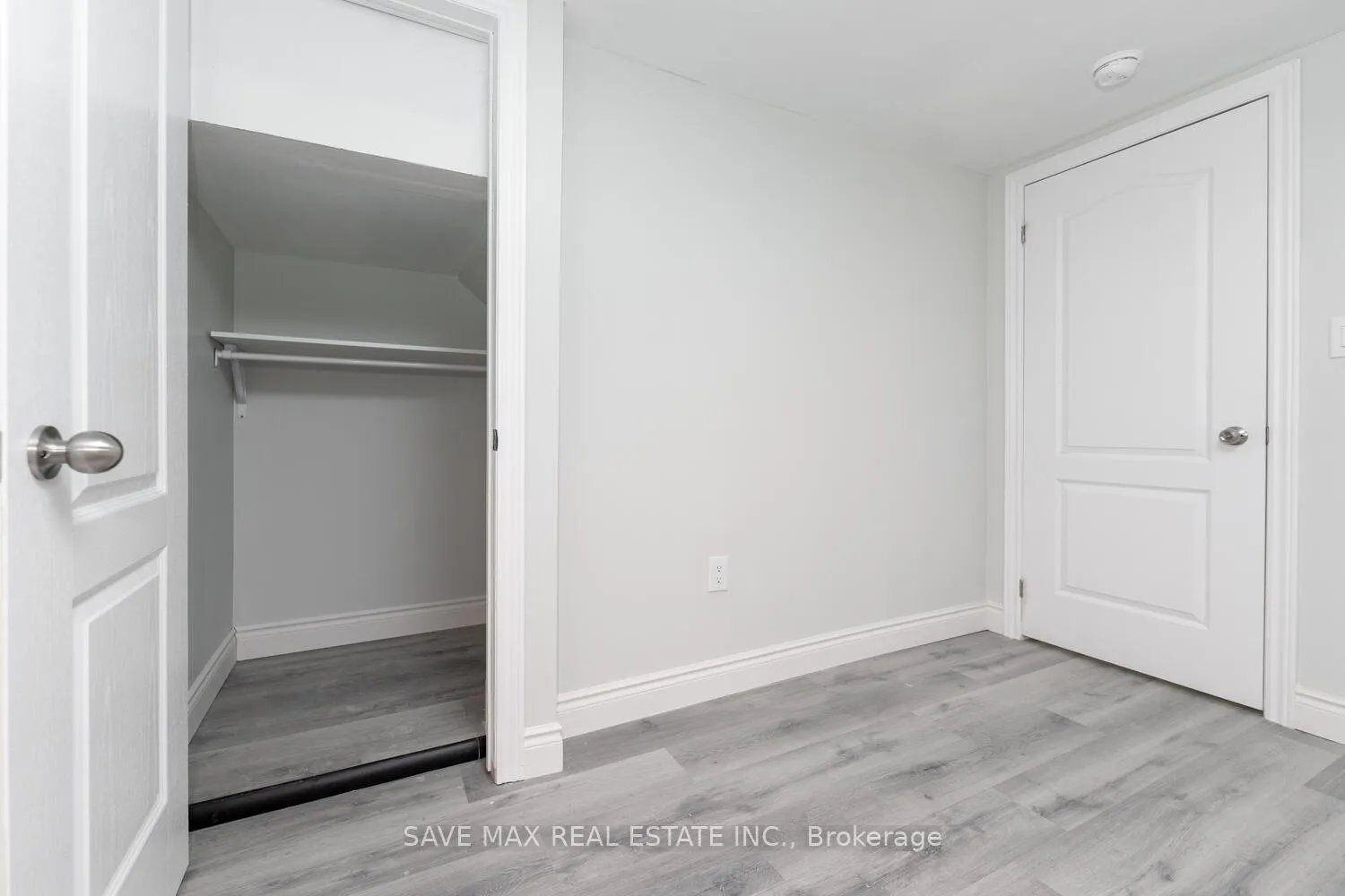 Photo 21 of 34 Garland Place, Hamilton, Greenford — HOMEH