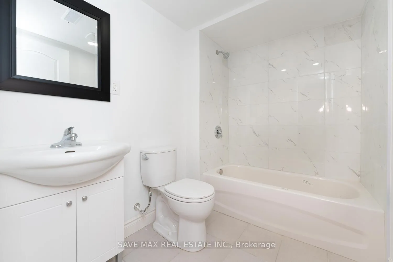 Photo 22 of 34 Garland Place, Hamilton, Greenford — HOMEH