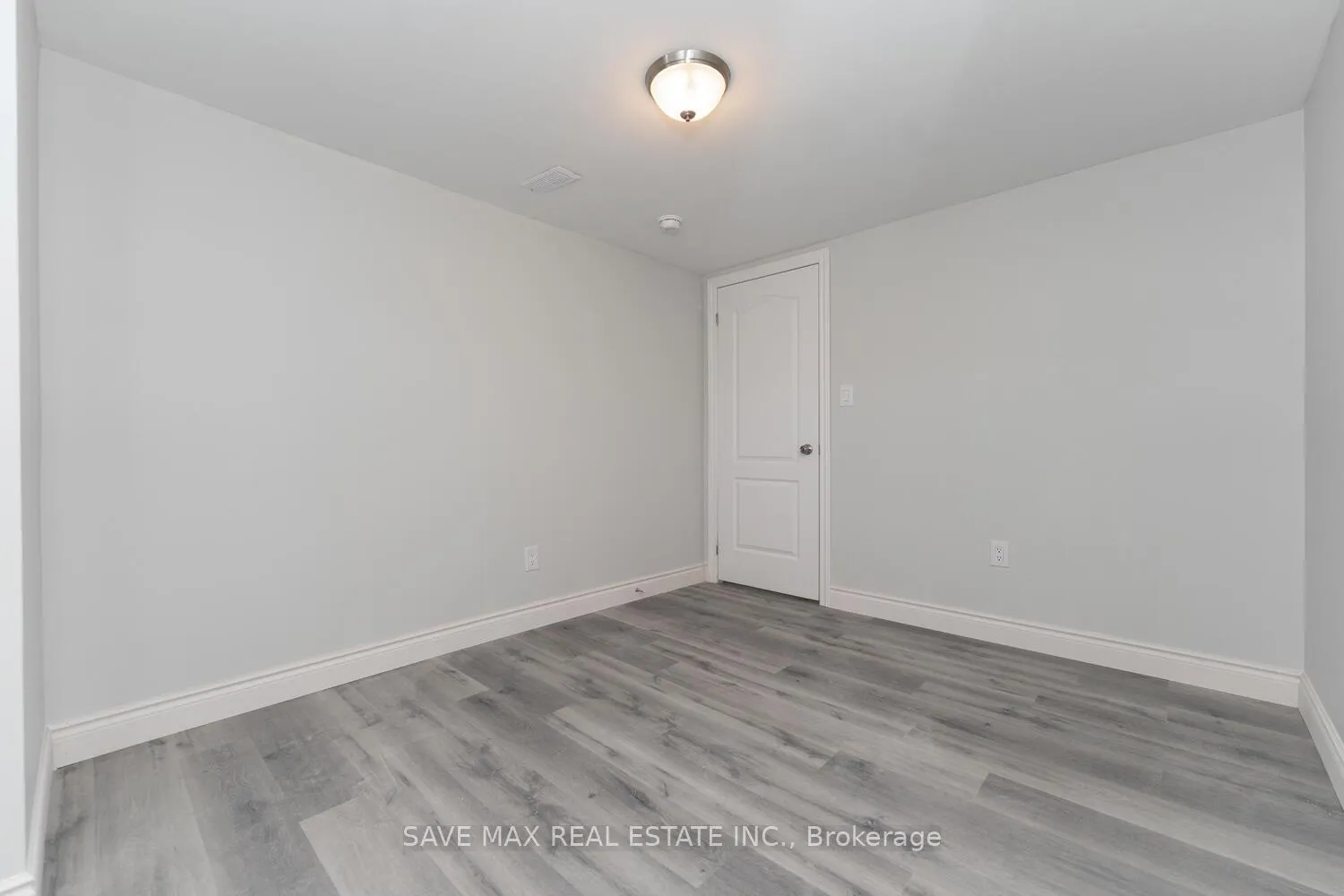 Photo 24 of 34 Garland Place, Hamilton, Greenford — HOMEH