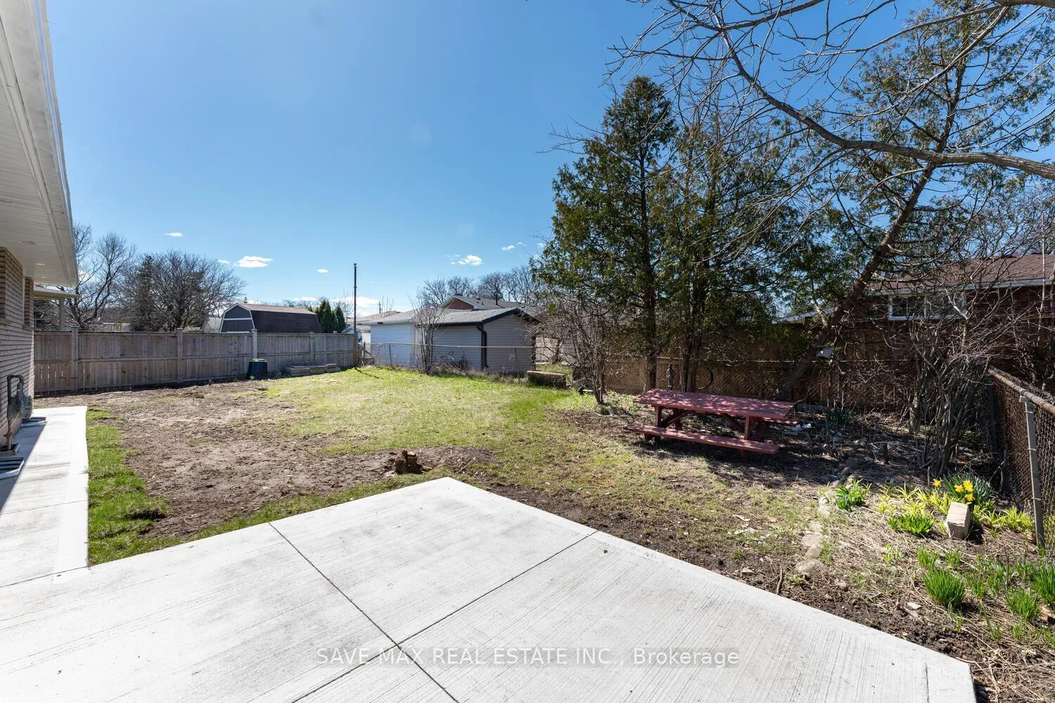 Photo 31 of 34 Garland Place, Hamilton, Greenford — HOMEH