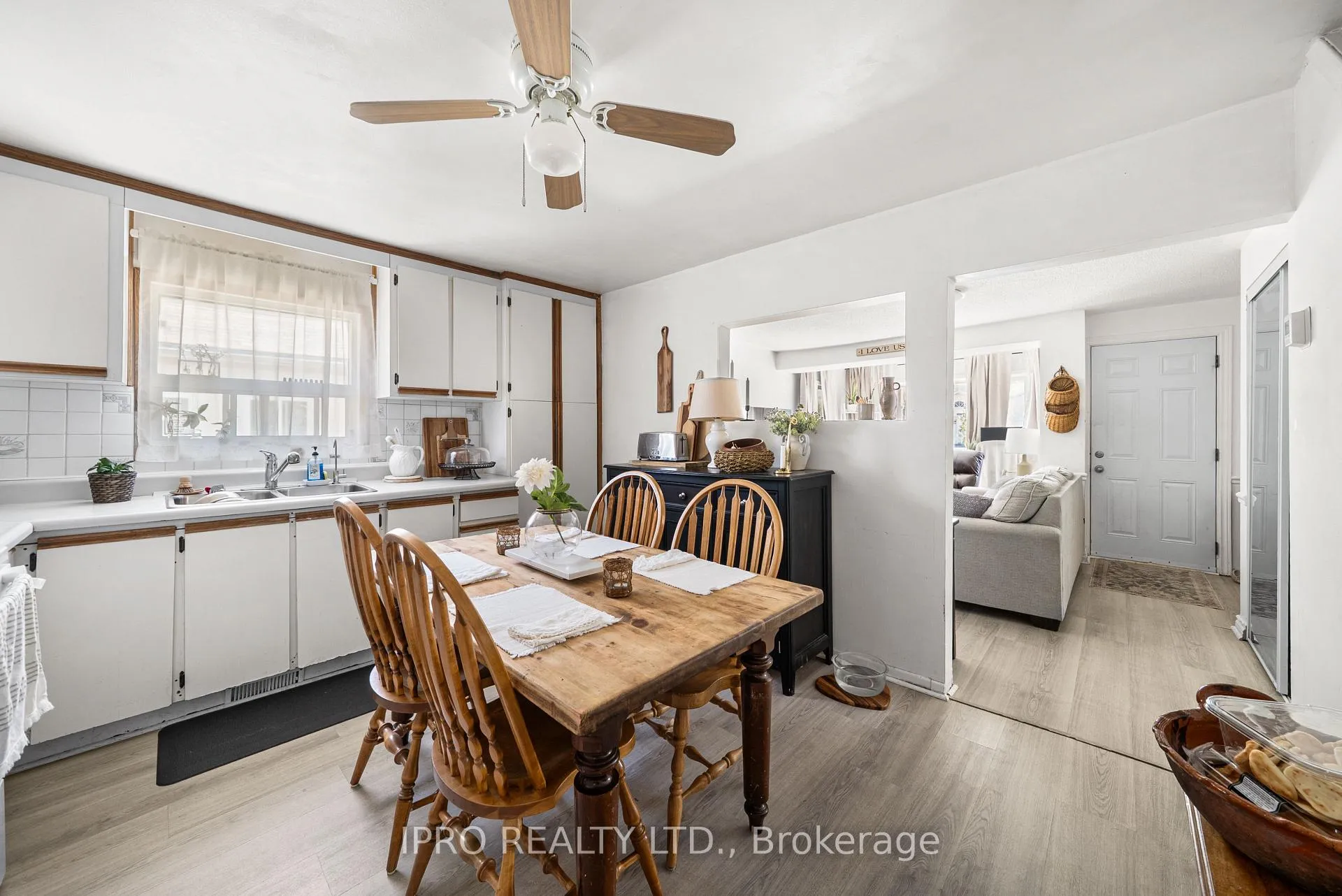 Photo 6 of 40 Sylvan Crescent, Richmond Hill, Oak Ridges Lake Wilcox — HOMEH