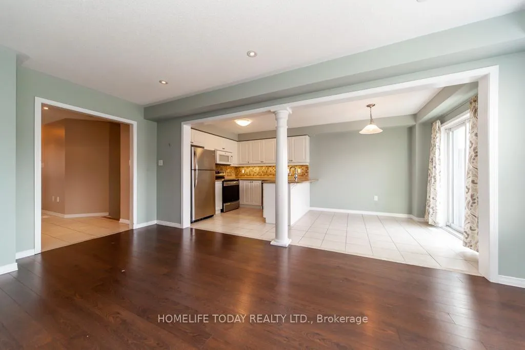 Photo 5 of 70 William Cowles Drive, Clarington, Bowmanville — HOMEH