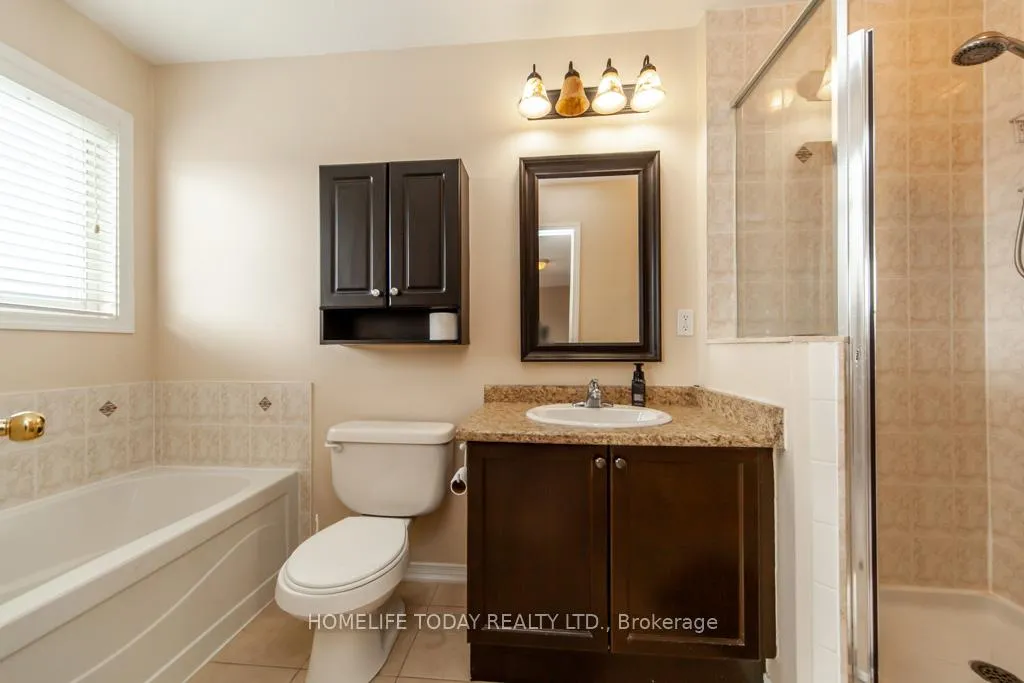 Photo 12 of 70 William Cowles Drive, Clarington, Bowmanville — HOMEH