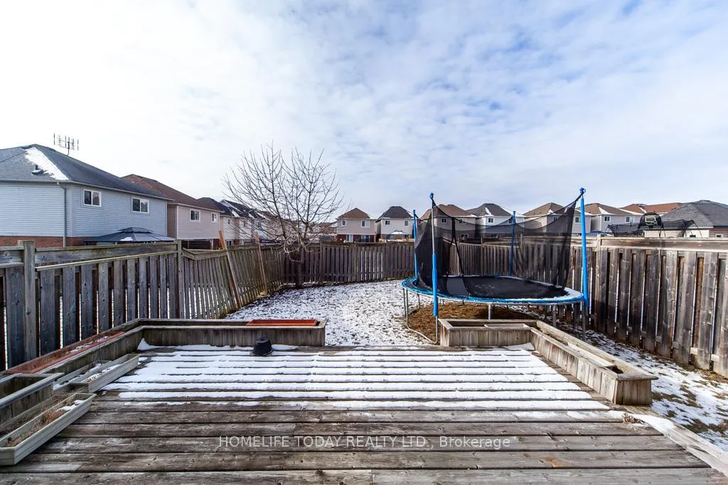 Photo 18 of 70 William Cowles Drive, Clarington, Bowmanville — HOMEH