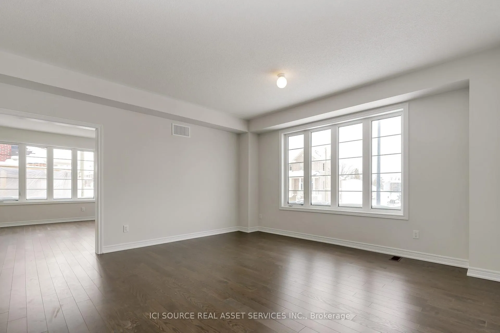 Photo 5 of 1527 Davis Loop, Innisfil, Lefroy — HOMEH