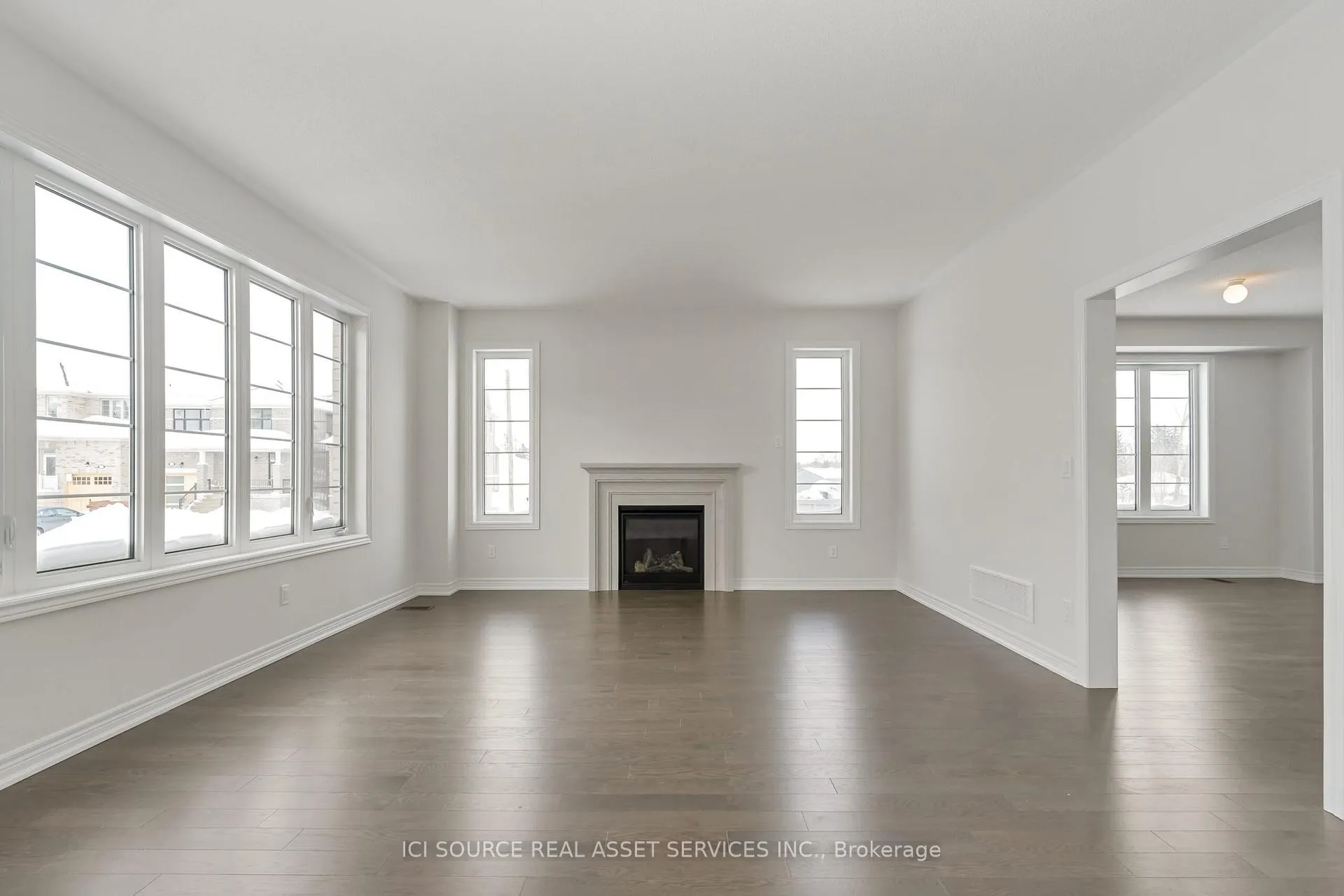 Photo 7 of 1527 Davis Loop, Innisfil, Lefroy — HOMEH