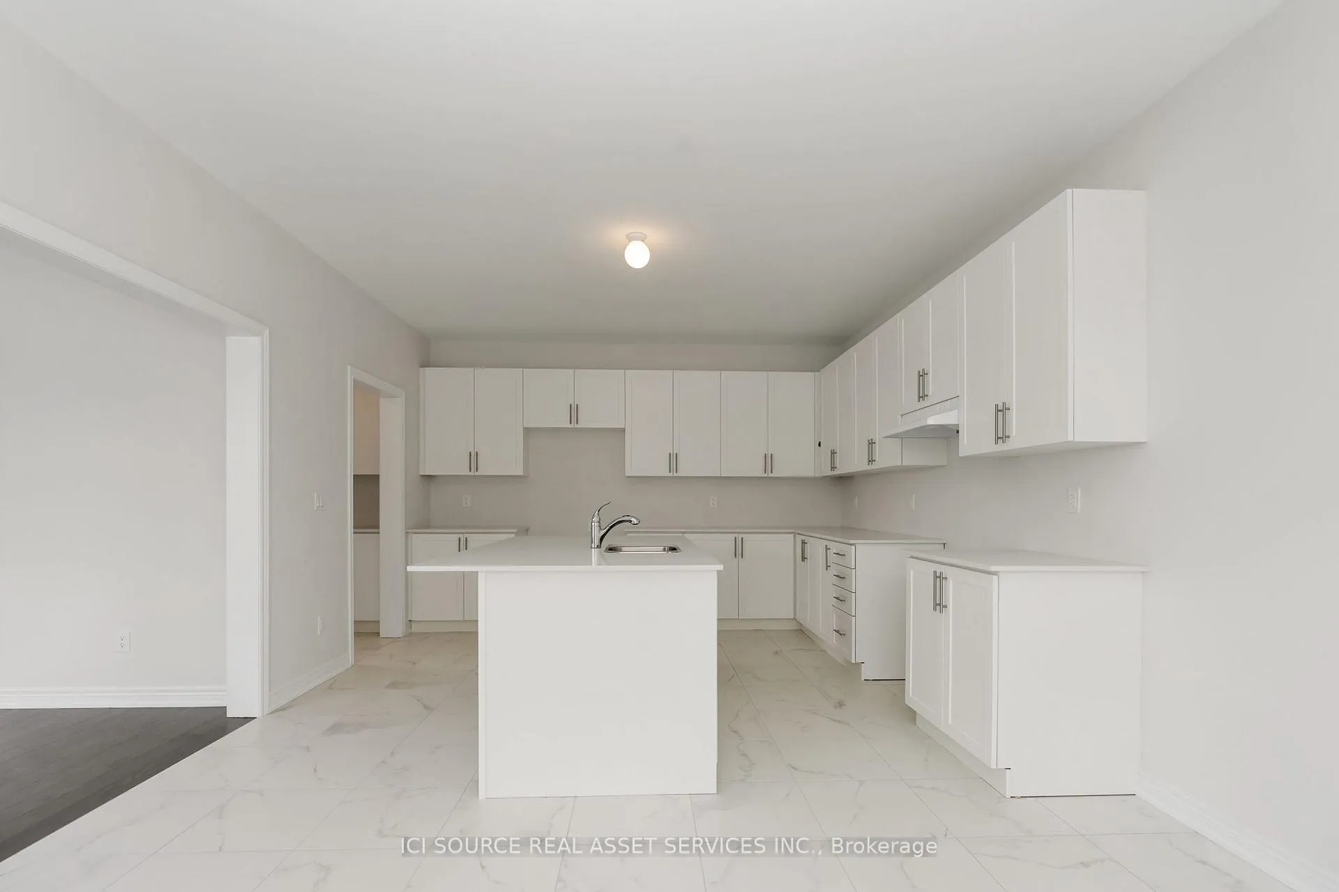 Photo 8 of 1527 Davis Loop, Innisfil, Lefroy — HOMEH