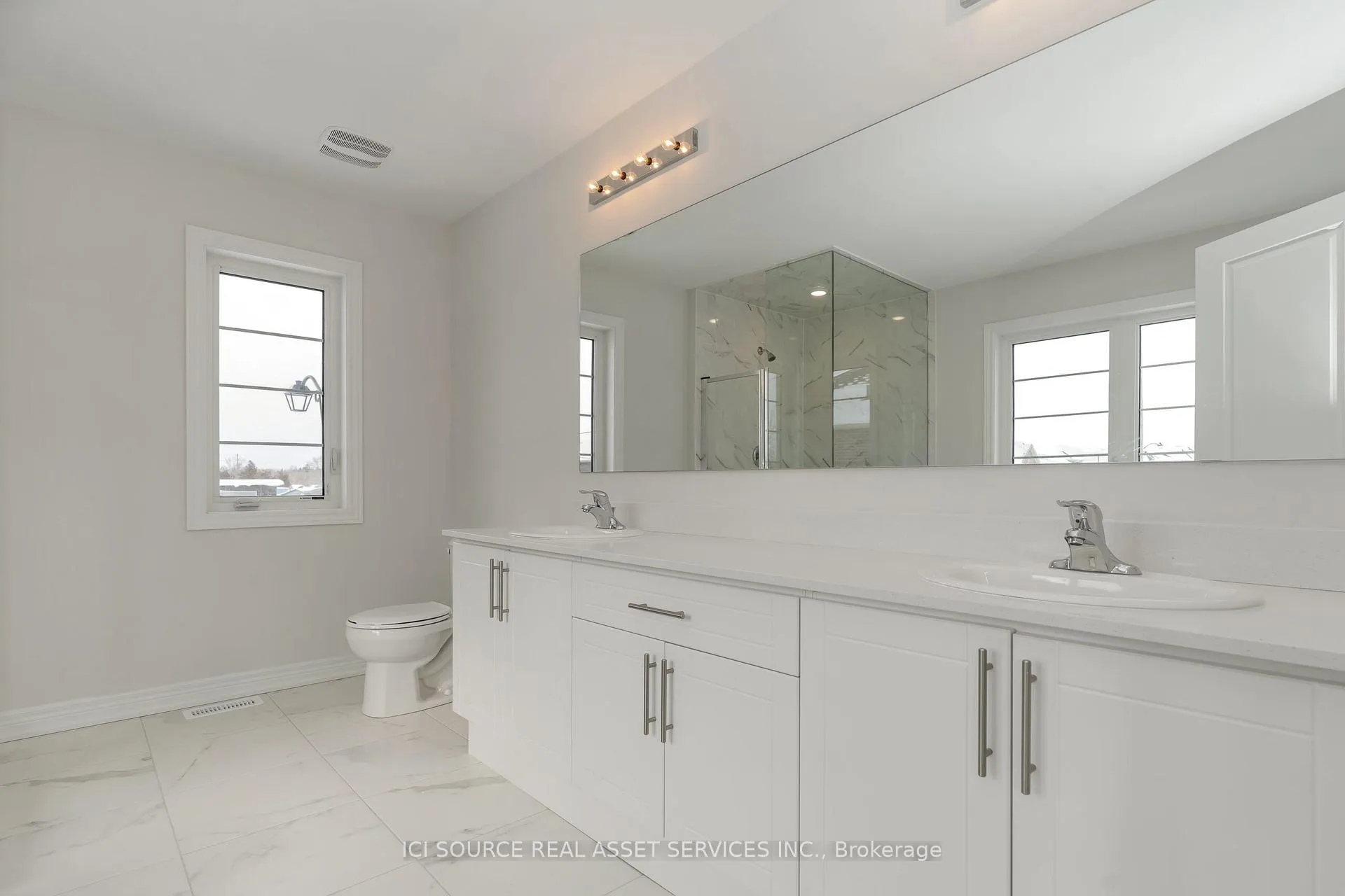 Photo 17 of 1527 Davis Loop, Innisfil, Lefroy — HOMEH
