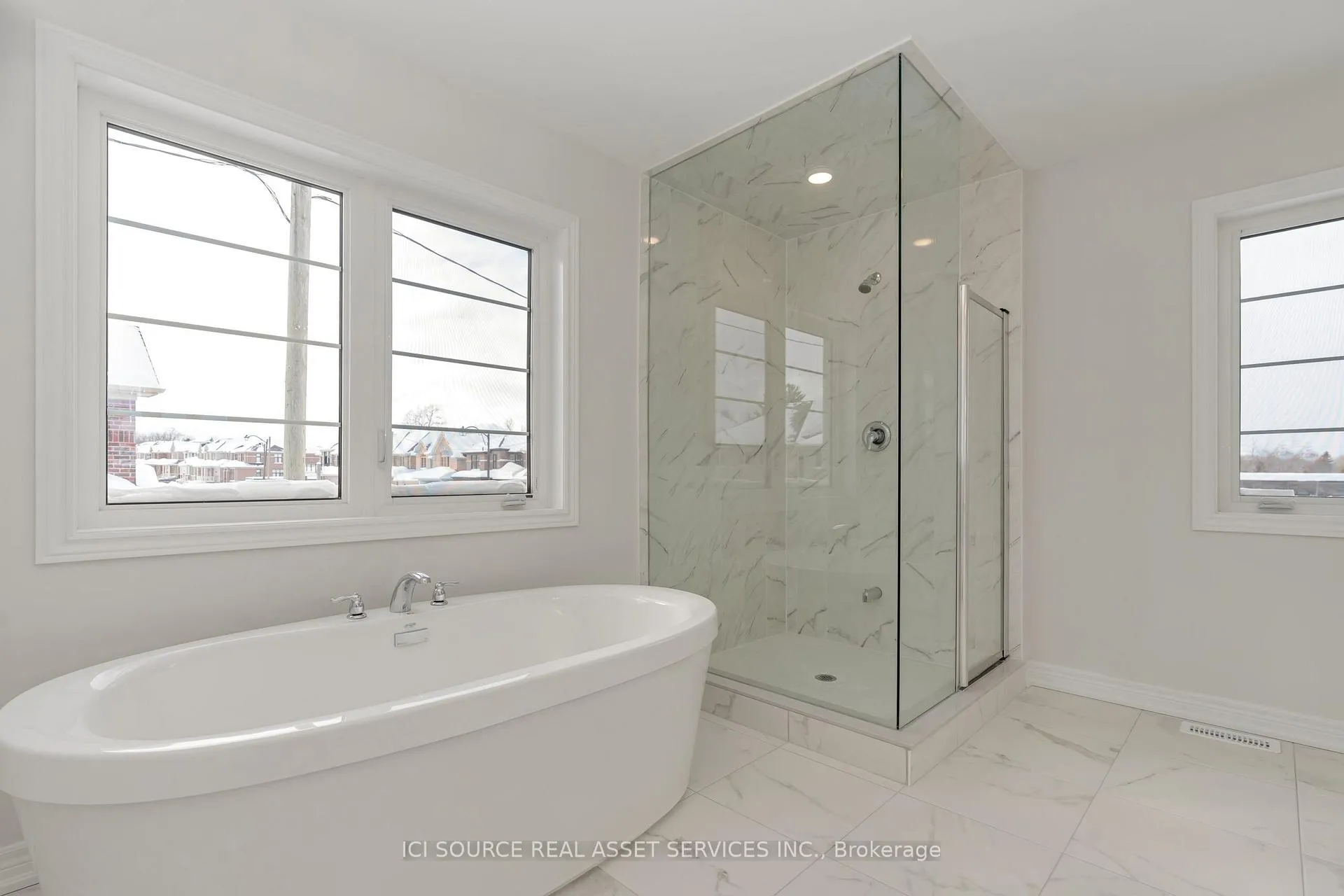 Photo 18 of 1527 Davis Loop, Innisfil, Lefroy — HOMEH