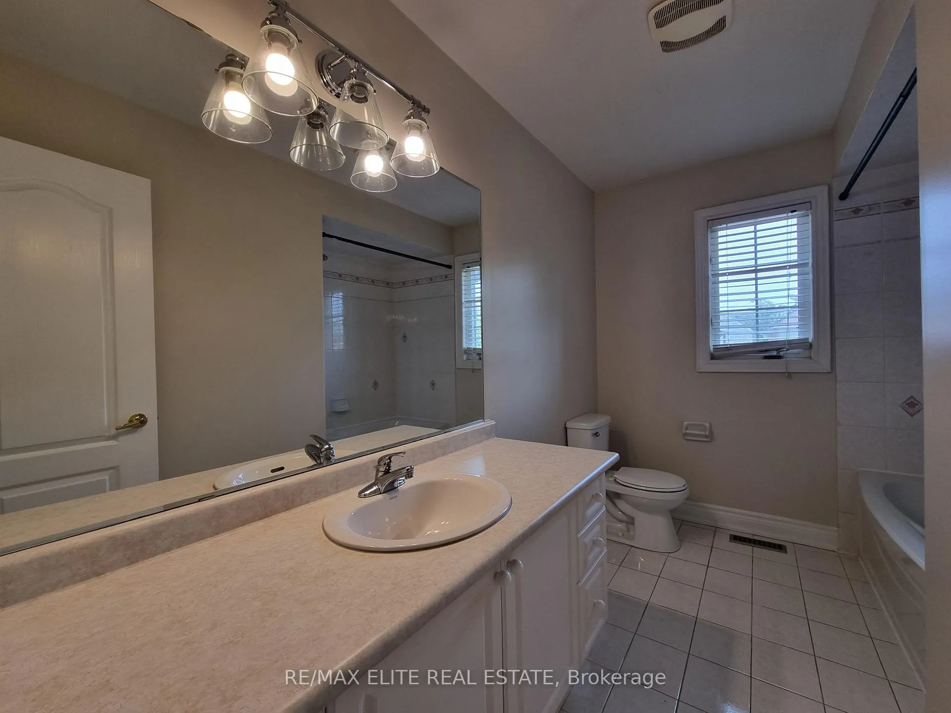 Photo 22 of 51 Gould Lane, Vaughan, Patterson — HOMEH
