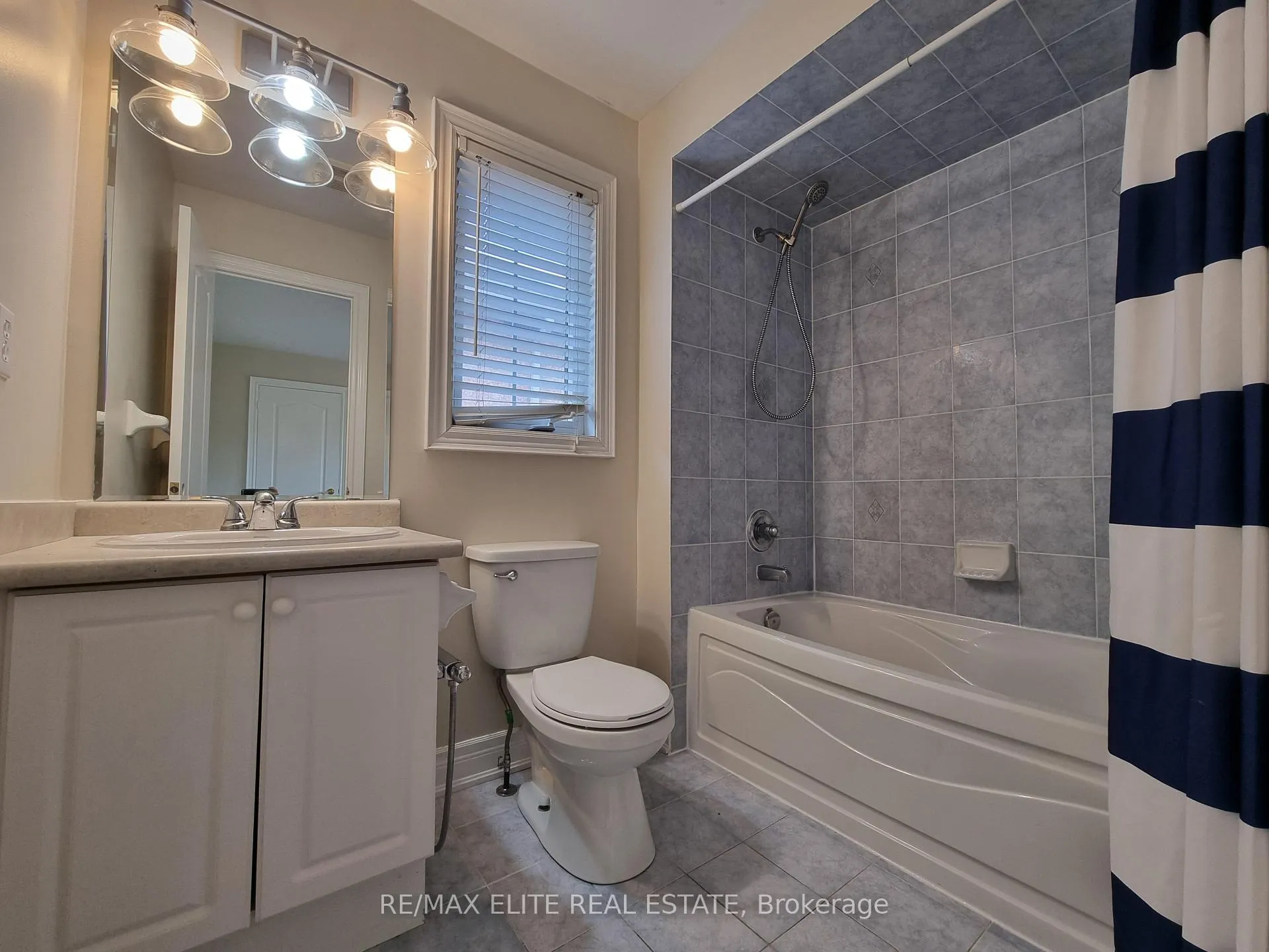 Photo 24 of 51 Gould Lane, Vaughan, Patterson — HOMEH