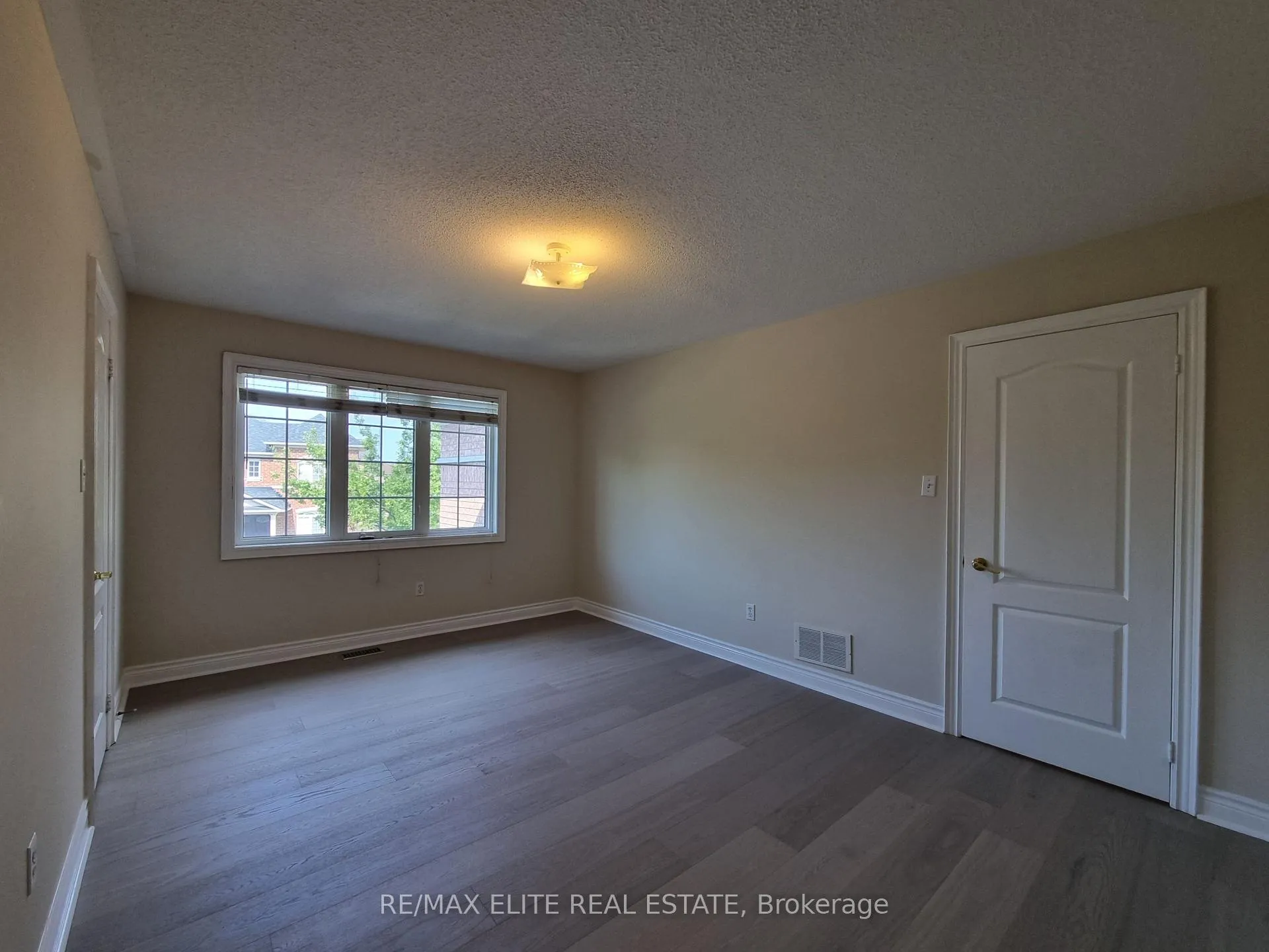 Photo 28 of 51 Gould Lane, Vaughan, Patterson — HOMEH