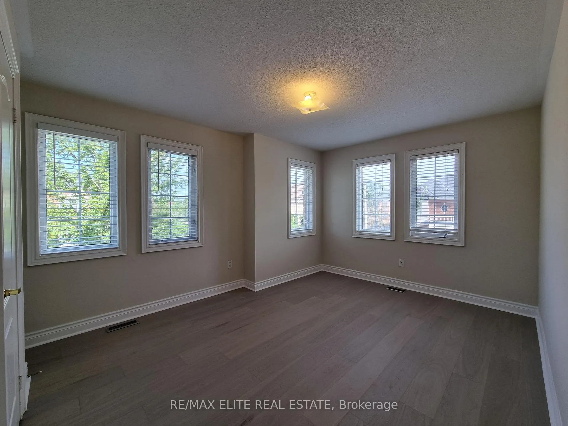 Photo 31 of 51 Gould Lane, Vaughan, Patterson — HOMEH