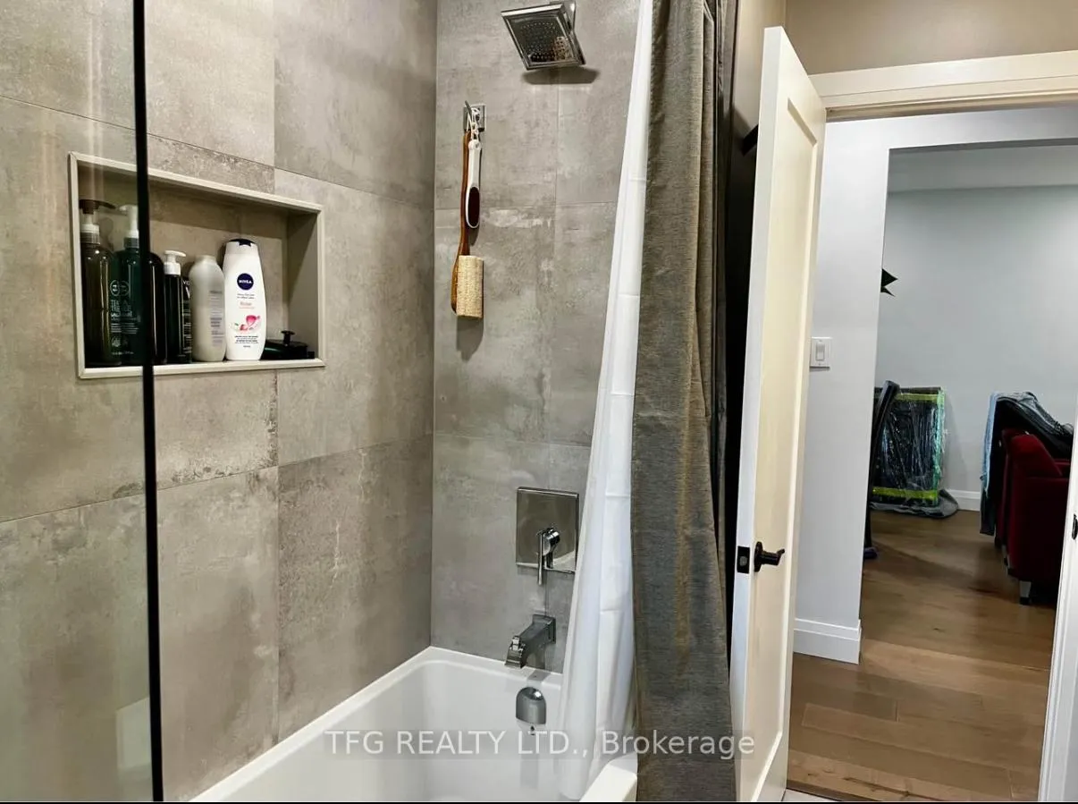 Photo 10 of 937 Walnut Court, Oshawa, Donevan — HOMEH