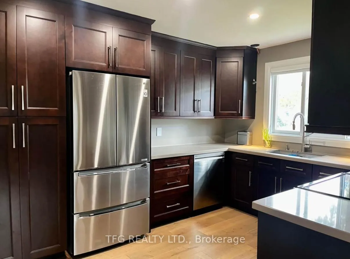 Photo 12 of 937 Walnut Court, Oshawa, Donevan — HOMEH