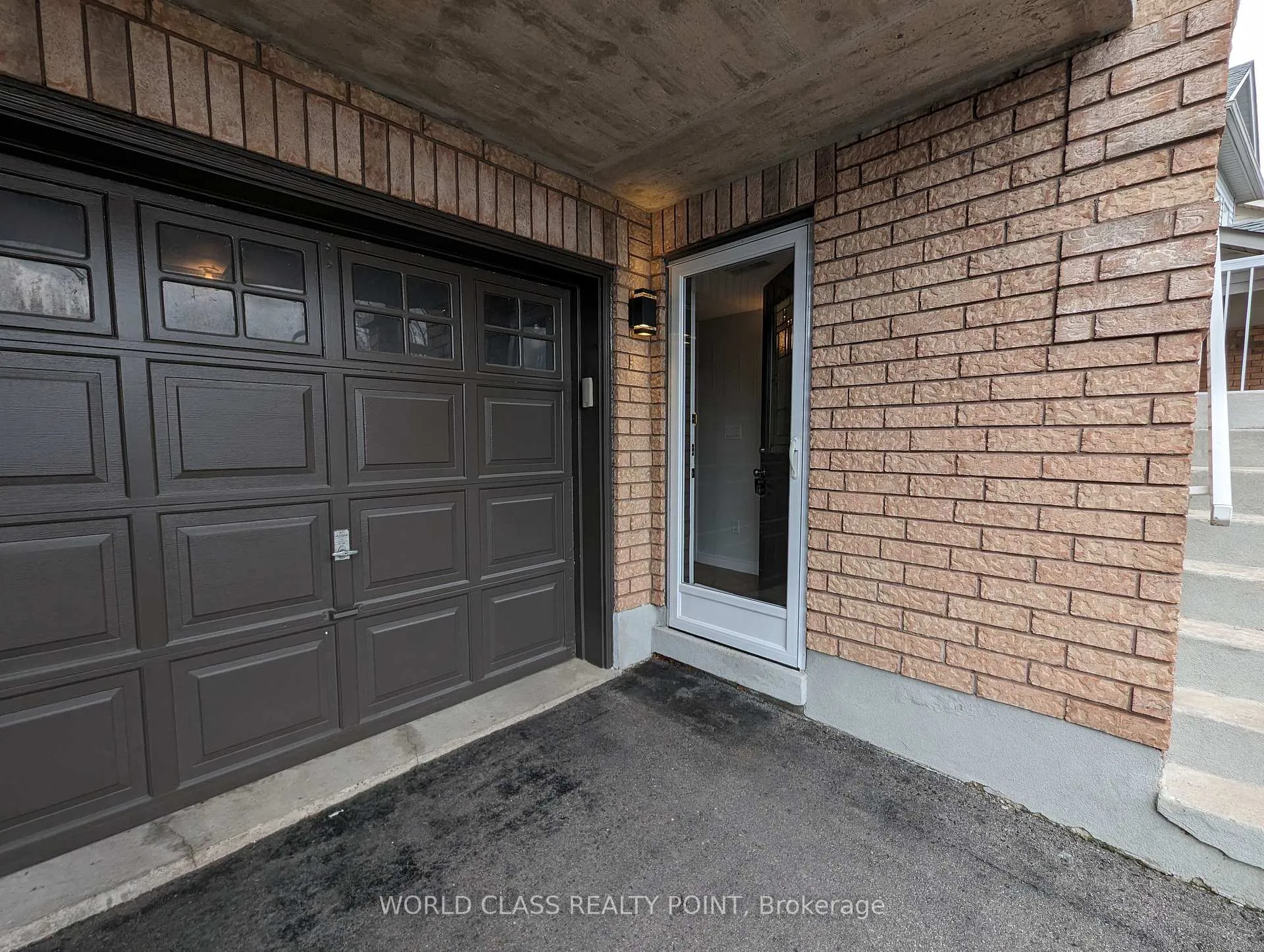Photo 2 of Unit Main, 39 Macbride Crescent, Vaughan, Maple — HOMEH