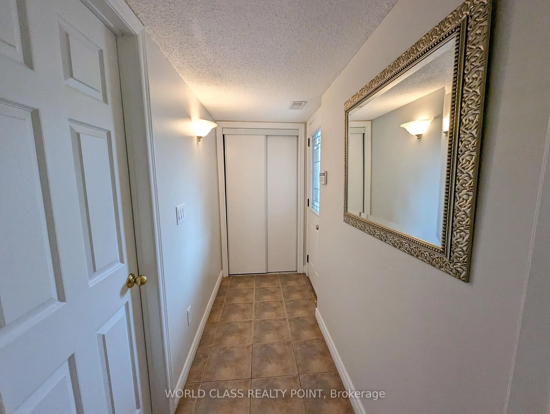 Photo 3 of Unit Main, 39 Macbride Crescent, Vaughan, Maple — HOMEH