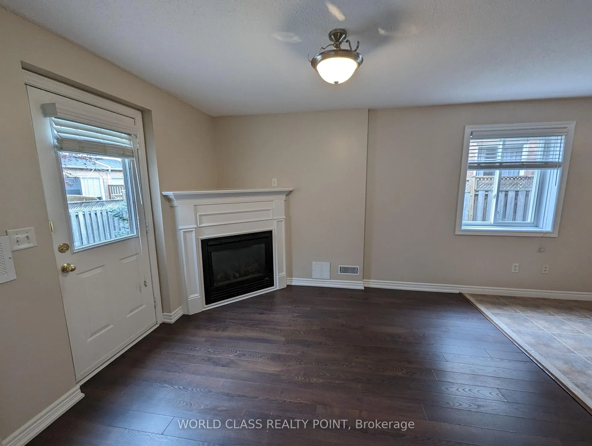 Photo 4 of Unit Main, 39 Macbride Crescent, Vaughan, Maple — HOMEH