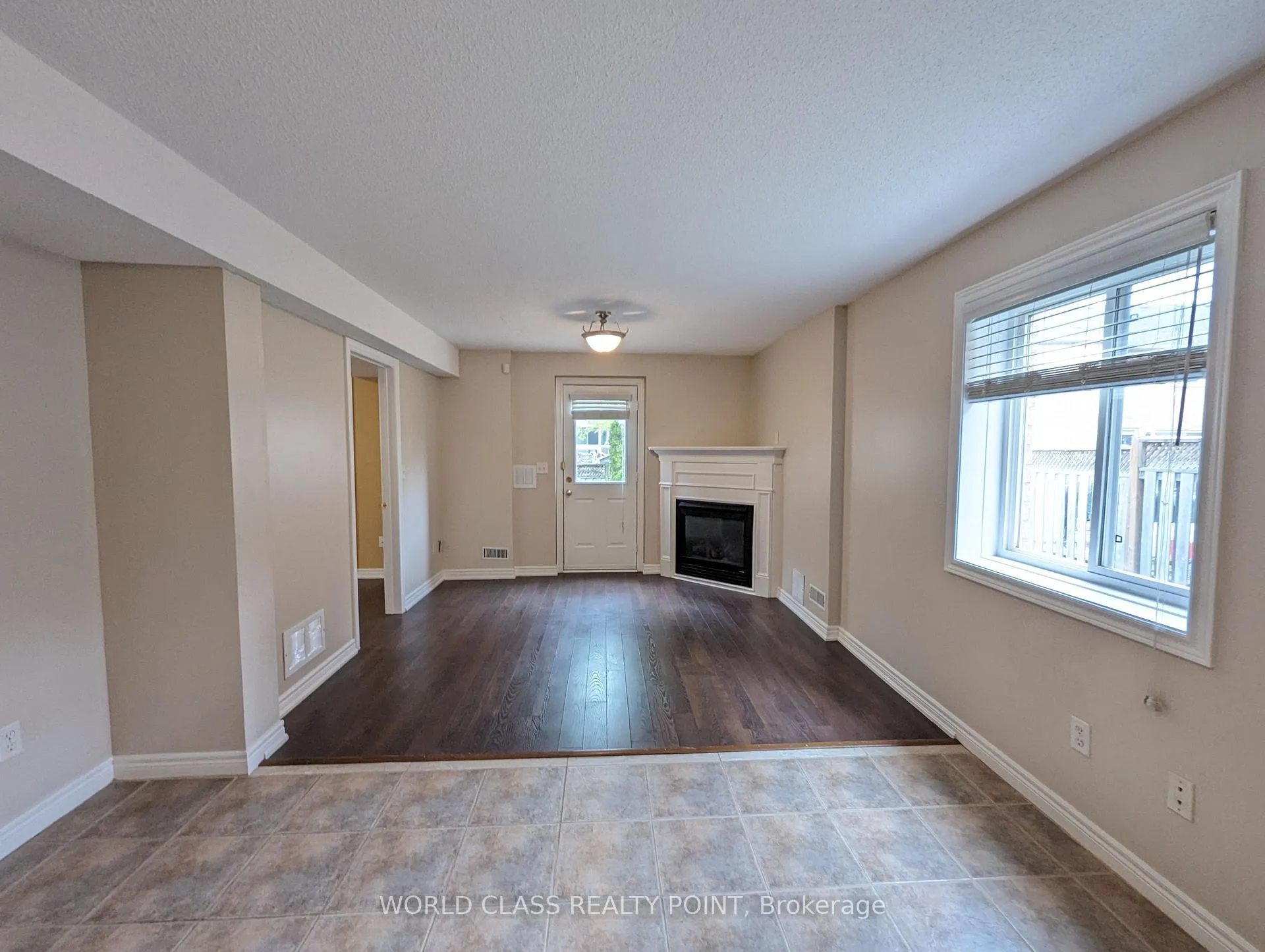 Photo 5 of Unit Main, 39 Macbride Crescent, Vaughan, Maple — HOMEH