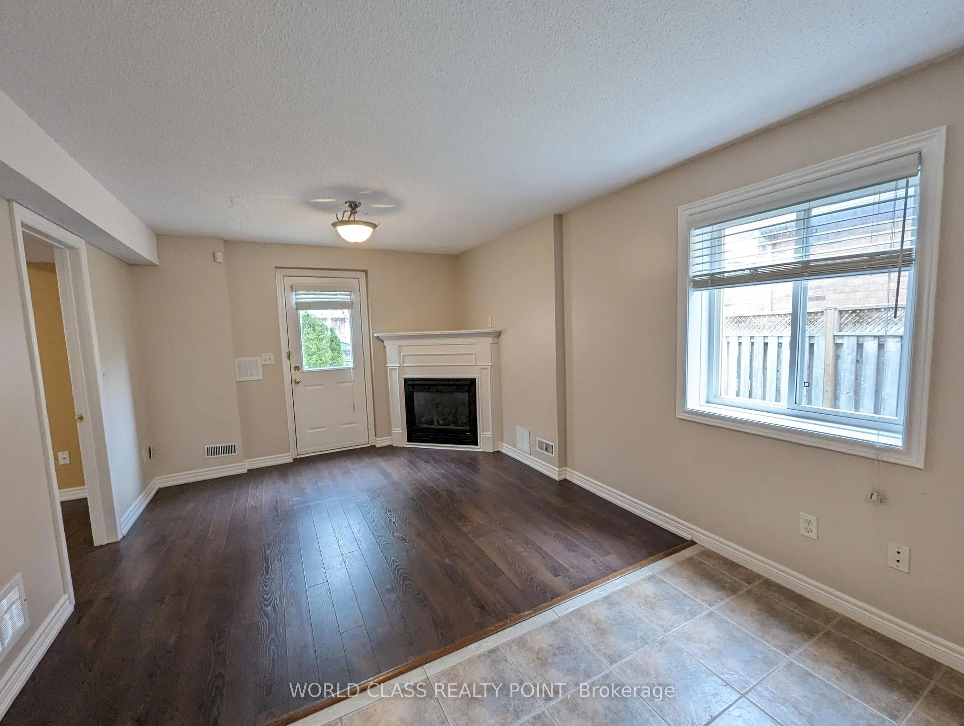 Photo 6 of Unit Main, 39 Macbride Crescent, Vaughan, Maple — HOMEH
