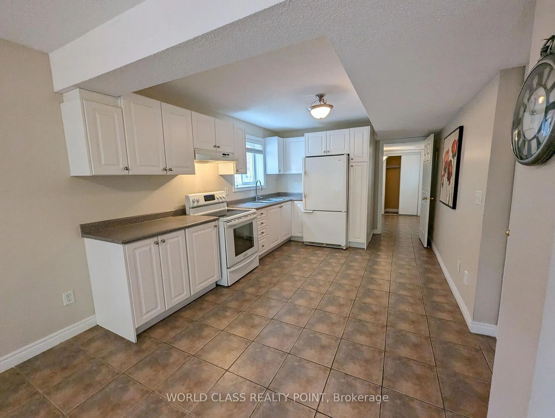 Photo 7 of Unit Main, 39 Macbride Crescent, Vaughan, Maple — HOMEH