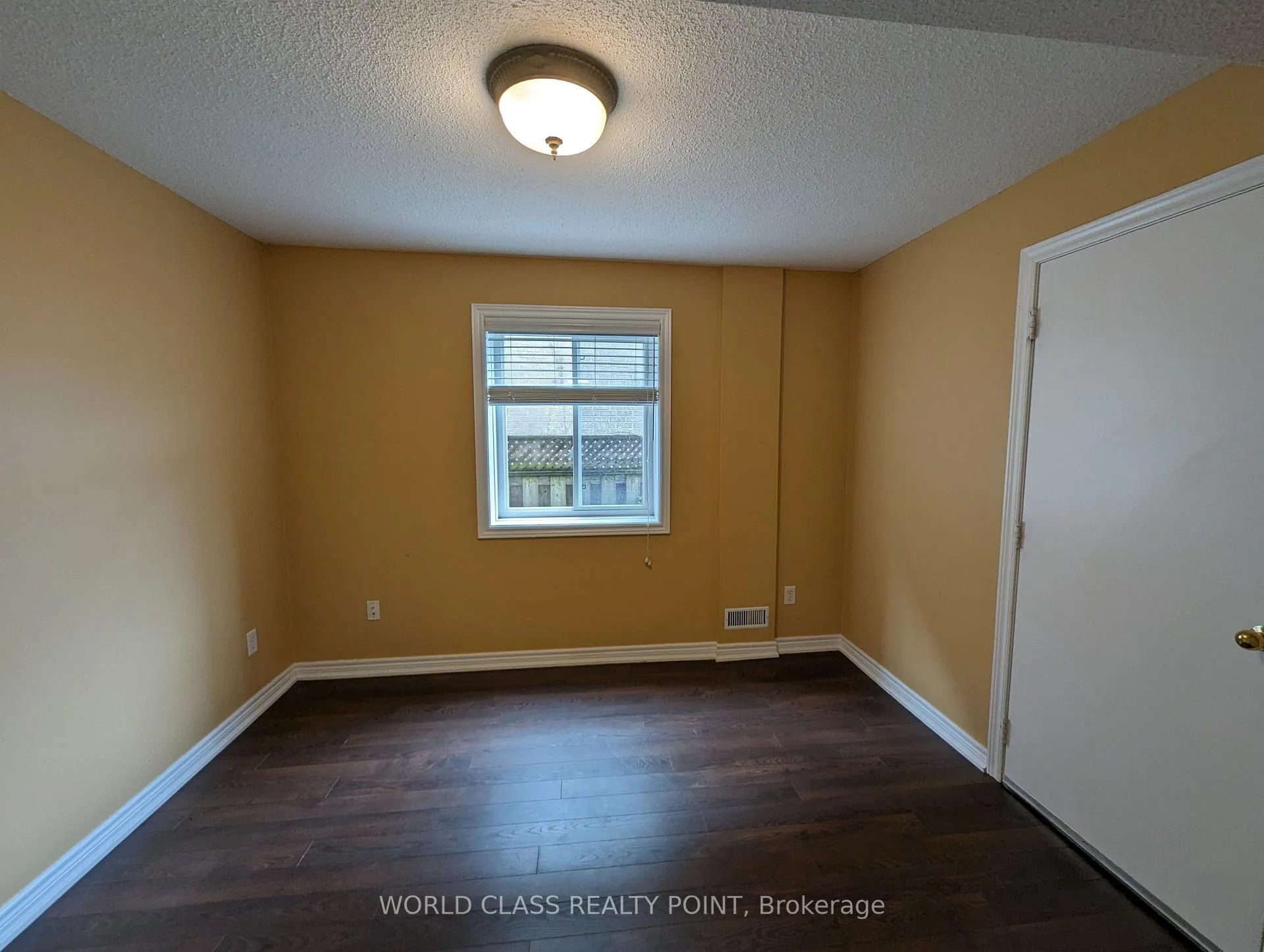 Photo 9 of Unit Main, 39 Macbride Crescent, Vaughan, Maple — HOMEH
