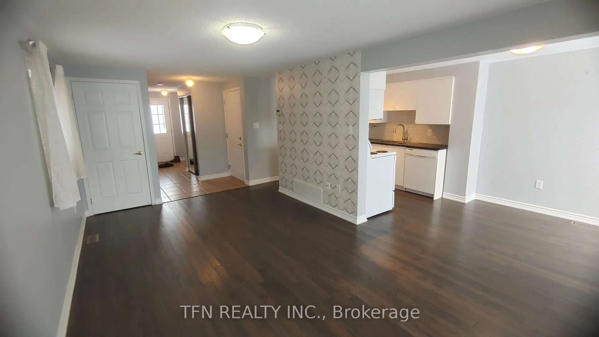 Photo 3 of 15 Srigley Street, Barrie, Holly — HOMEH