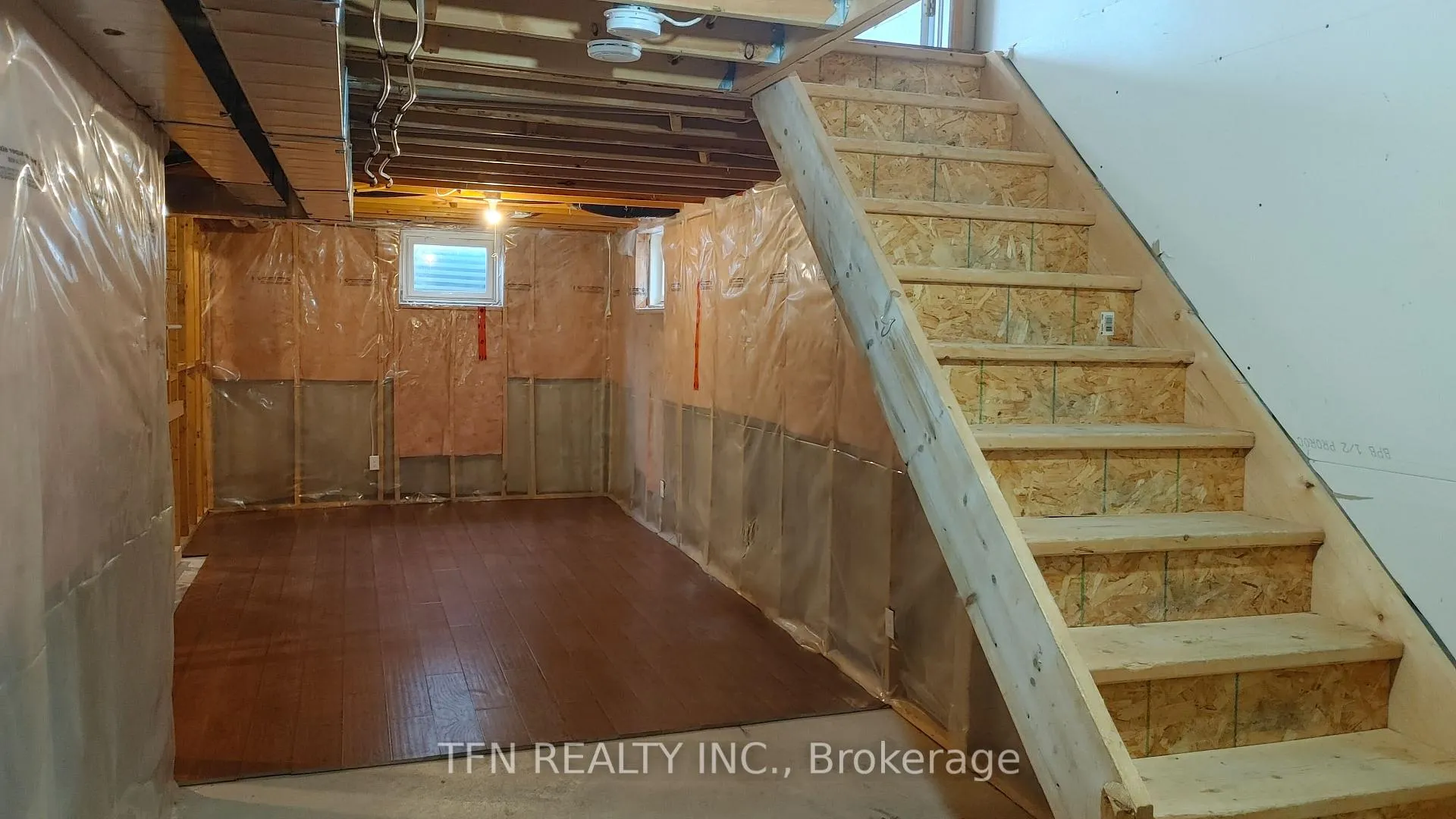 Photo 23 of 15 Srigley Street, Barrie, Holly — HOMEH