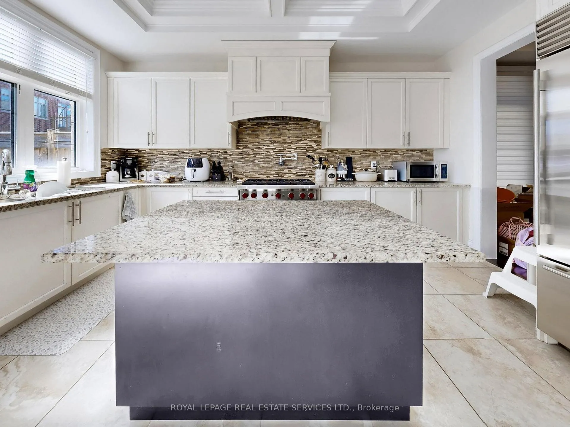 Photo 7 of 46 Baldry Avenue, Vaughan, Patterson — HOMEH