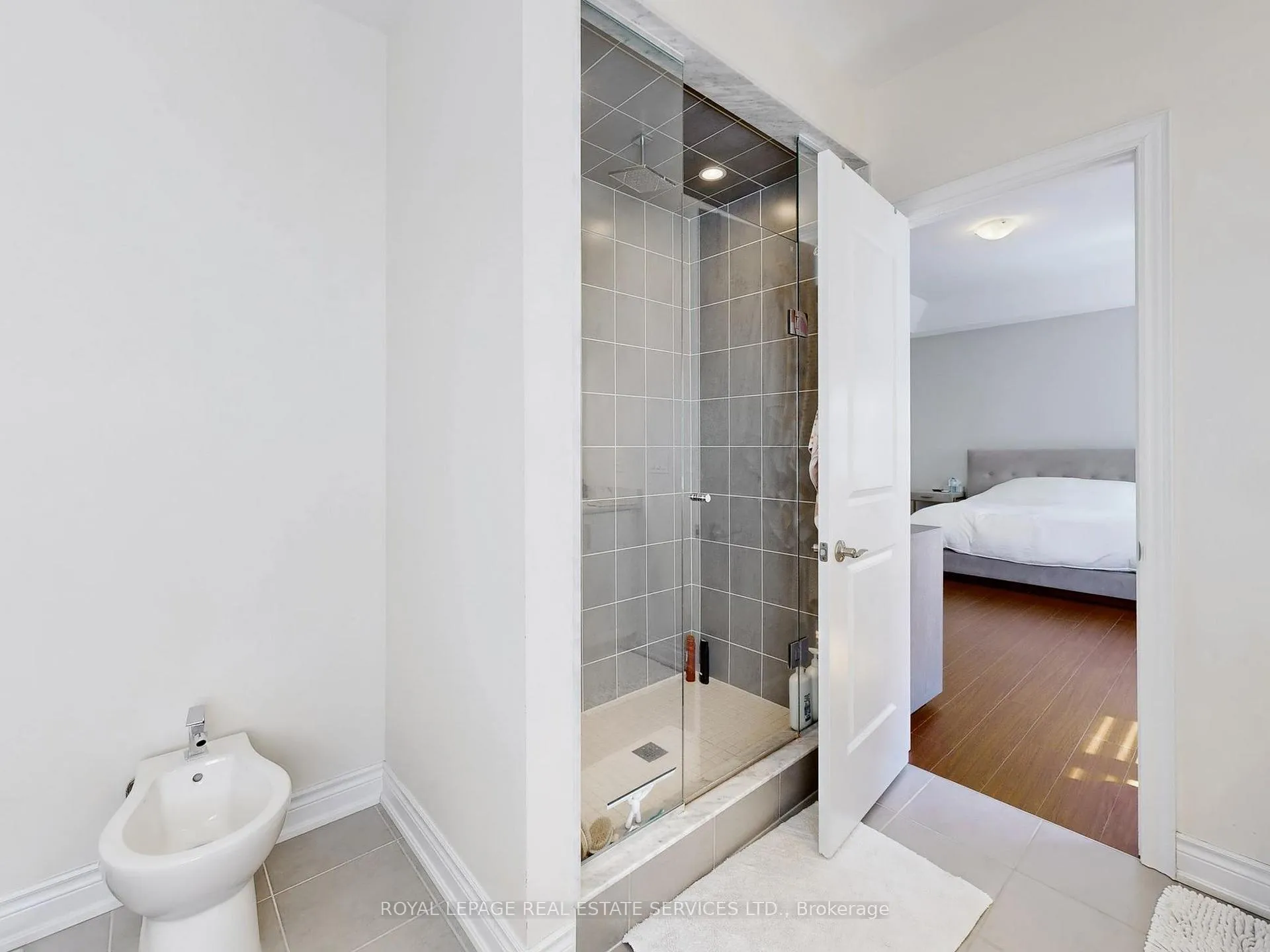 Photo 17 of 46 Baldry Avenue, Vaughan, Patterson — HOMEH
