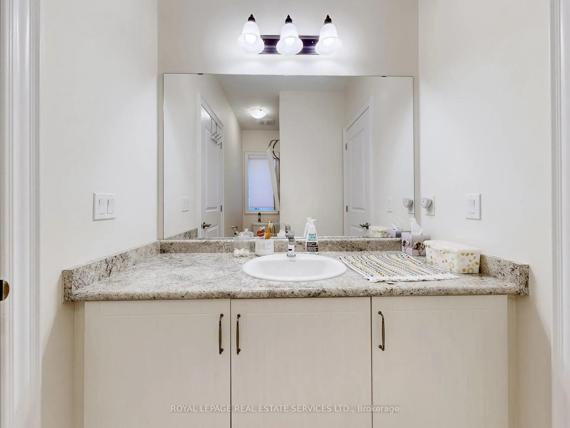 Photo 21 of 46 Baldry Avenue, Vaughan, Patterson — HOMEH