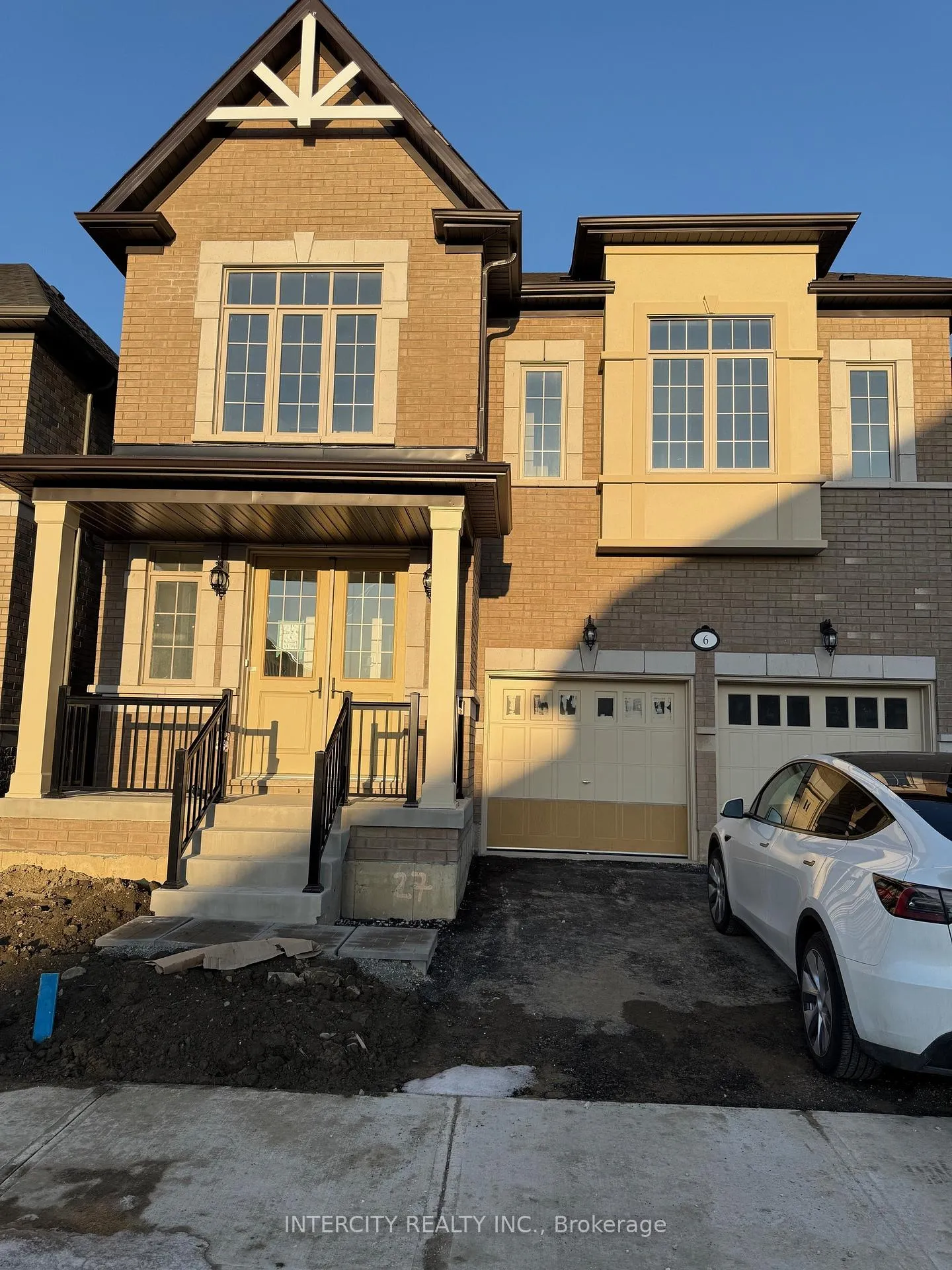 Photo 1 of 6 Keyworth Crescent, Brampton, Sandringham-Wellington North — HOMEH