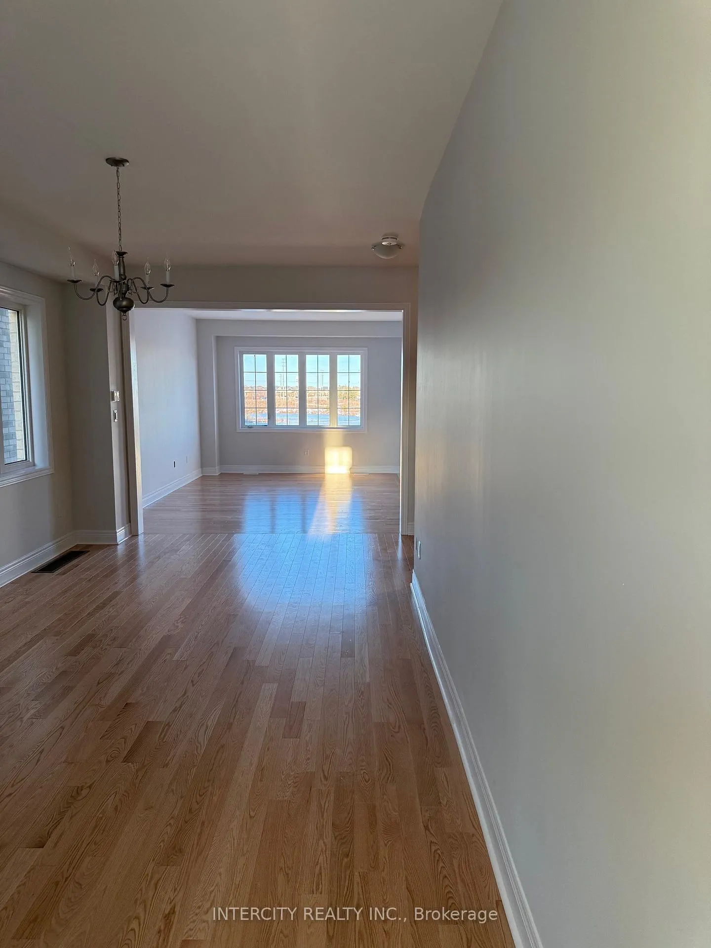 Photo 4 of 6 Keyworth Crescent, Brampton, Sandringham-Wellington North — HOMEH