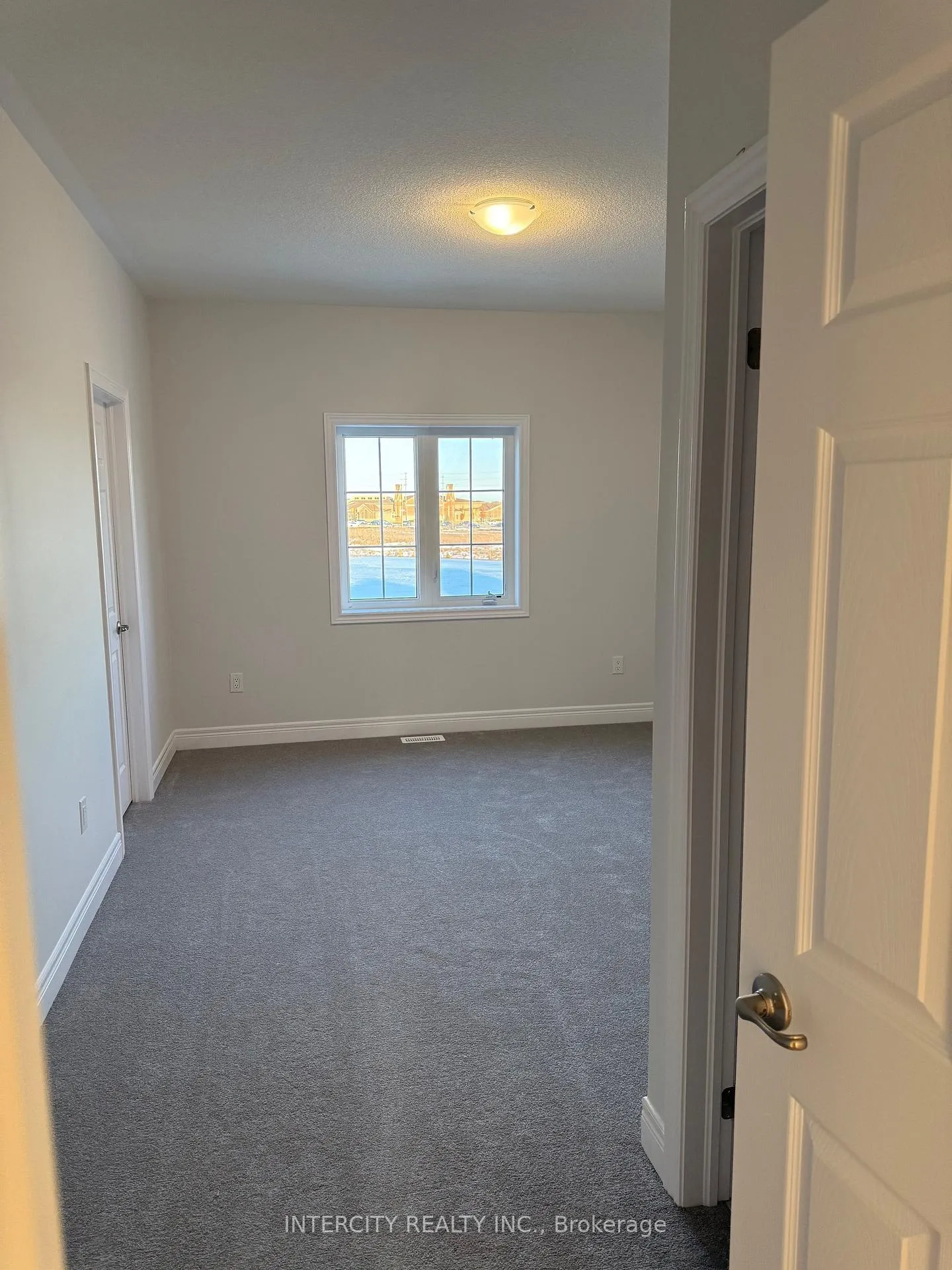 Photo 6 of 6 Keyworth Crescent, Brampton, Sandringham-Wellington North — HOMEH