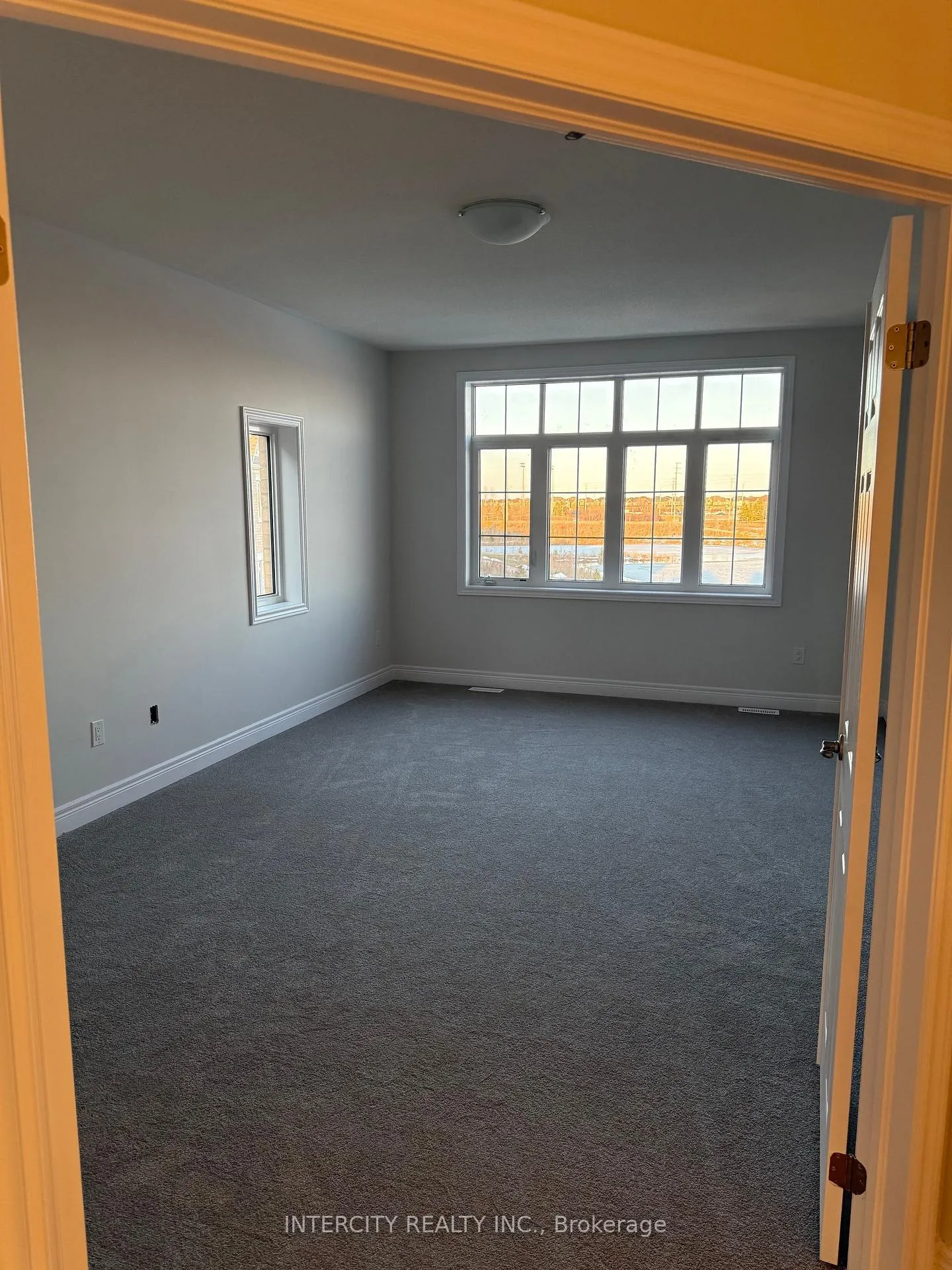 Photo 10 of 6 Keyworth Crescent, Brampton, Sandringham-Wellington North — HOMEH