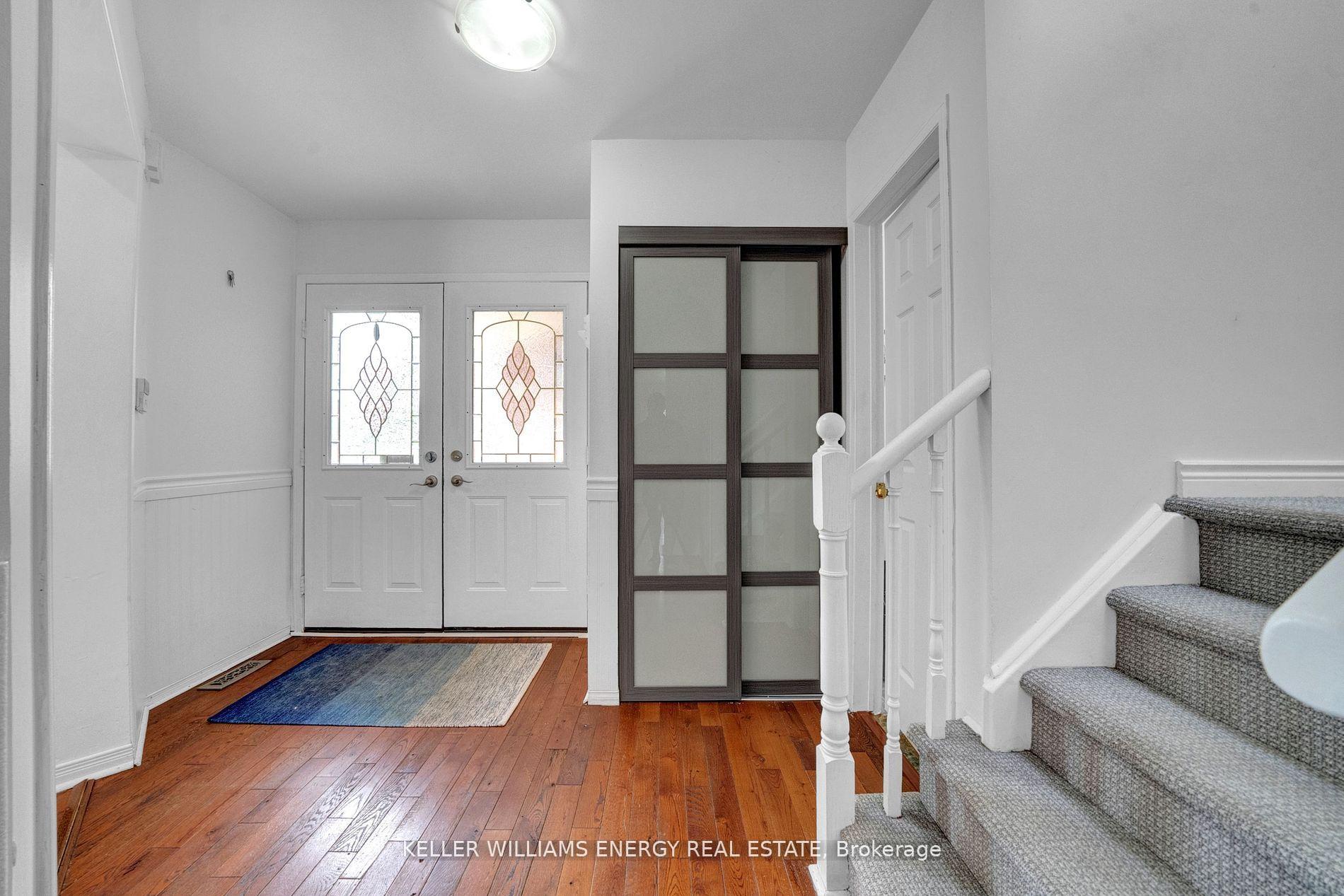 Photo 5 of 34 Hogan Crescent, Clarington, Bowmanville — HOMEH
