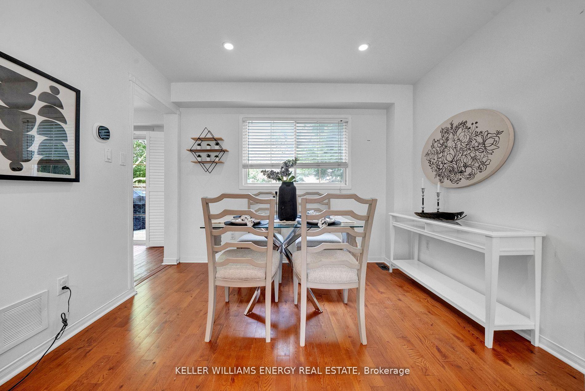 Photo 12 of 34 Hogan Crescent, Clarington, Bowmanville — HOMEH