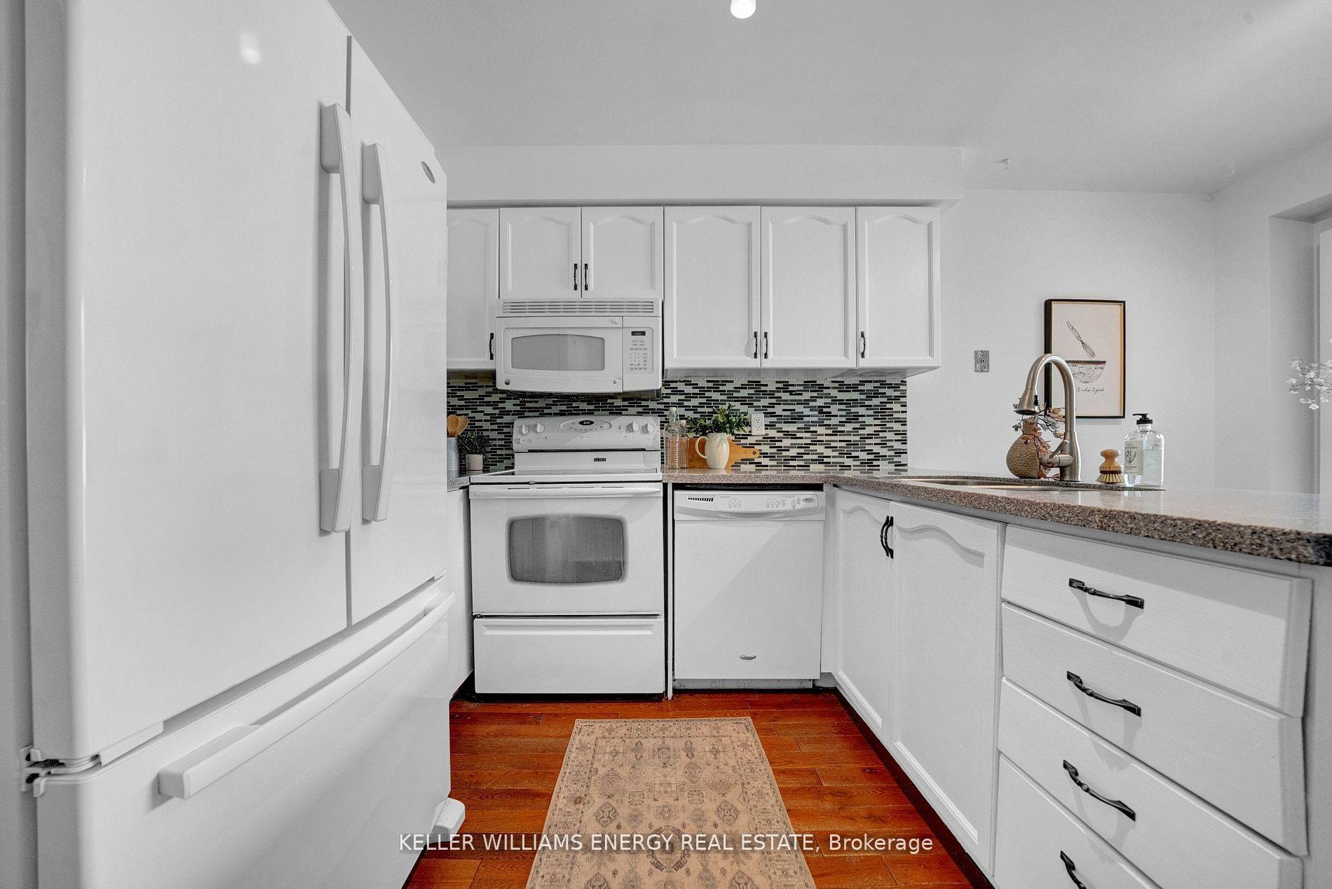 Photo 15 of 34 Hogan Crescent, Clarington, Bowmanville — HOMEH