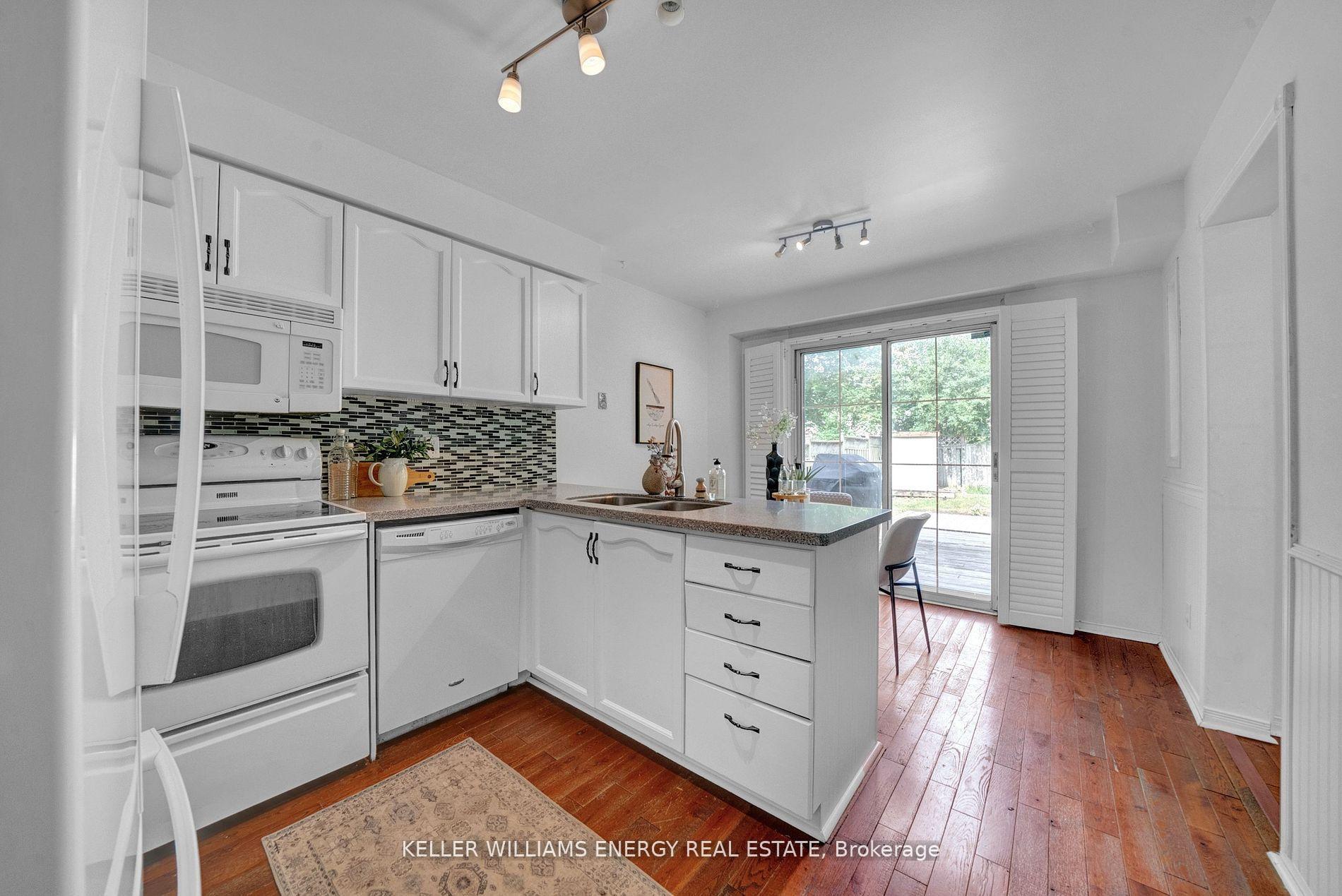 Photo 20 of 34 Hogan Crescent, Clarington, Bowmanville — HOMEH