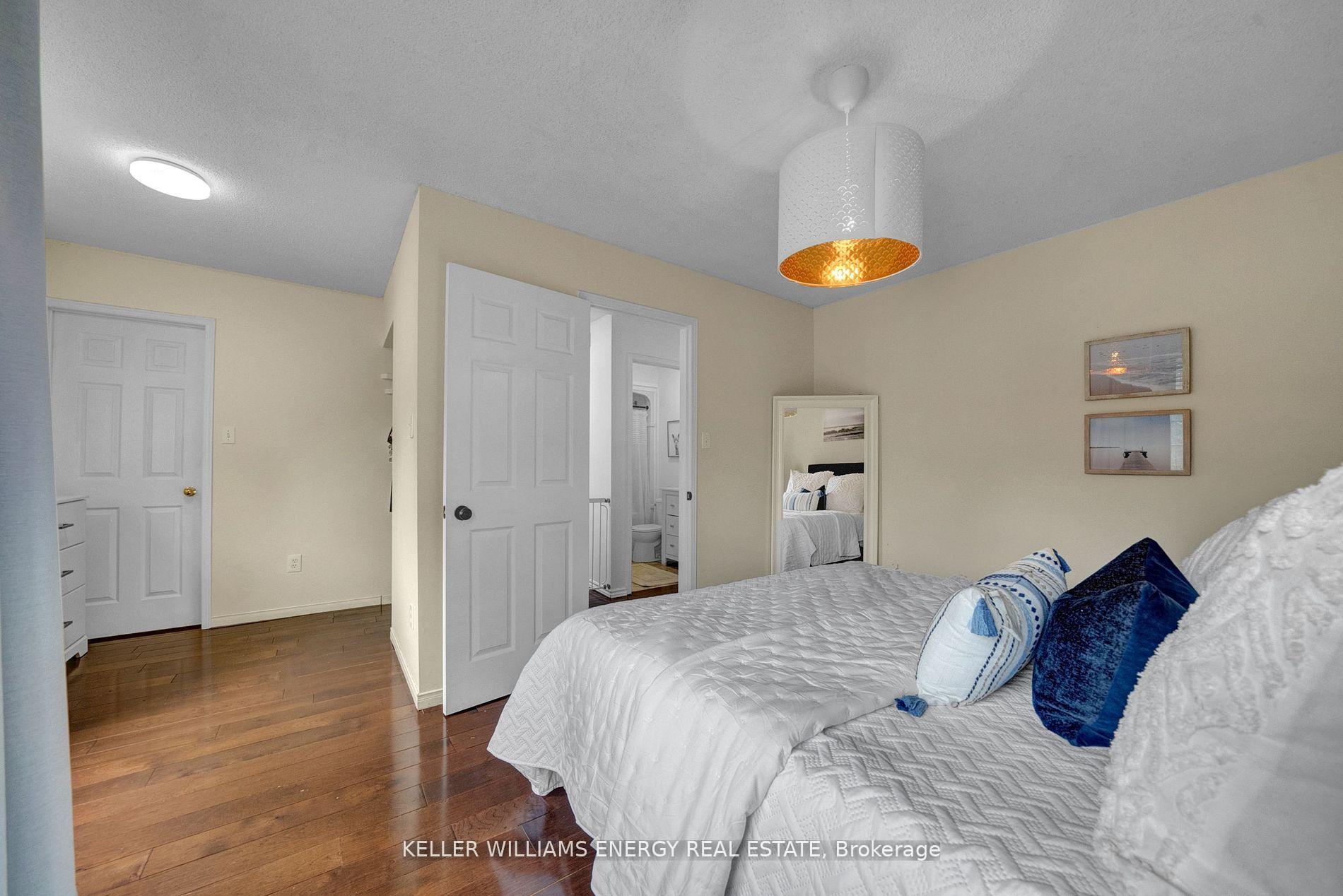 Photo 24 of 34 Hogan Crescent, Clarington, Bowmanville — HOMEH