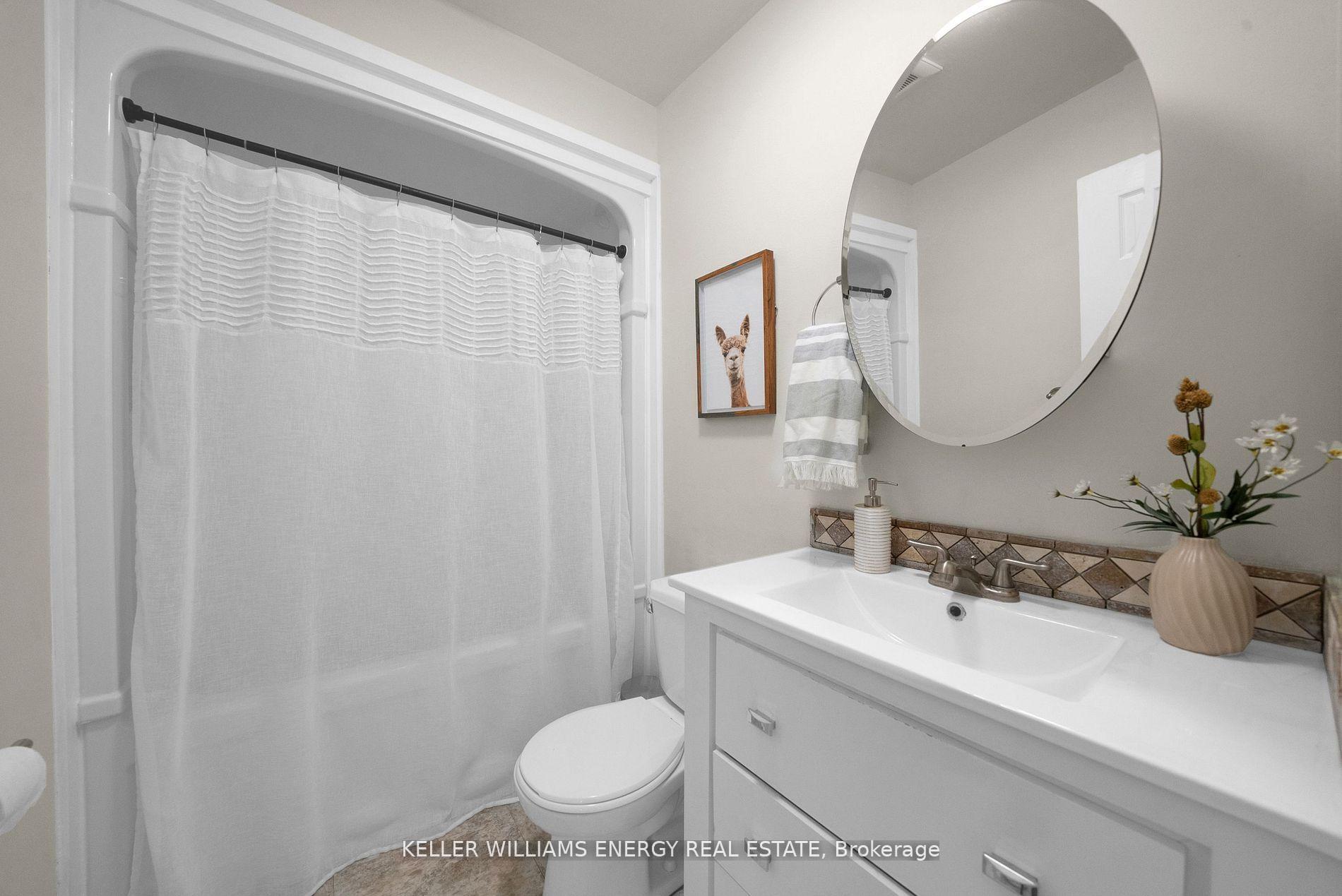 Photo 28 of 34 Hogan Crescent, Clarington, Bowmanville — HOMEH